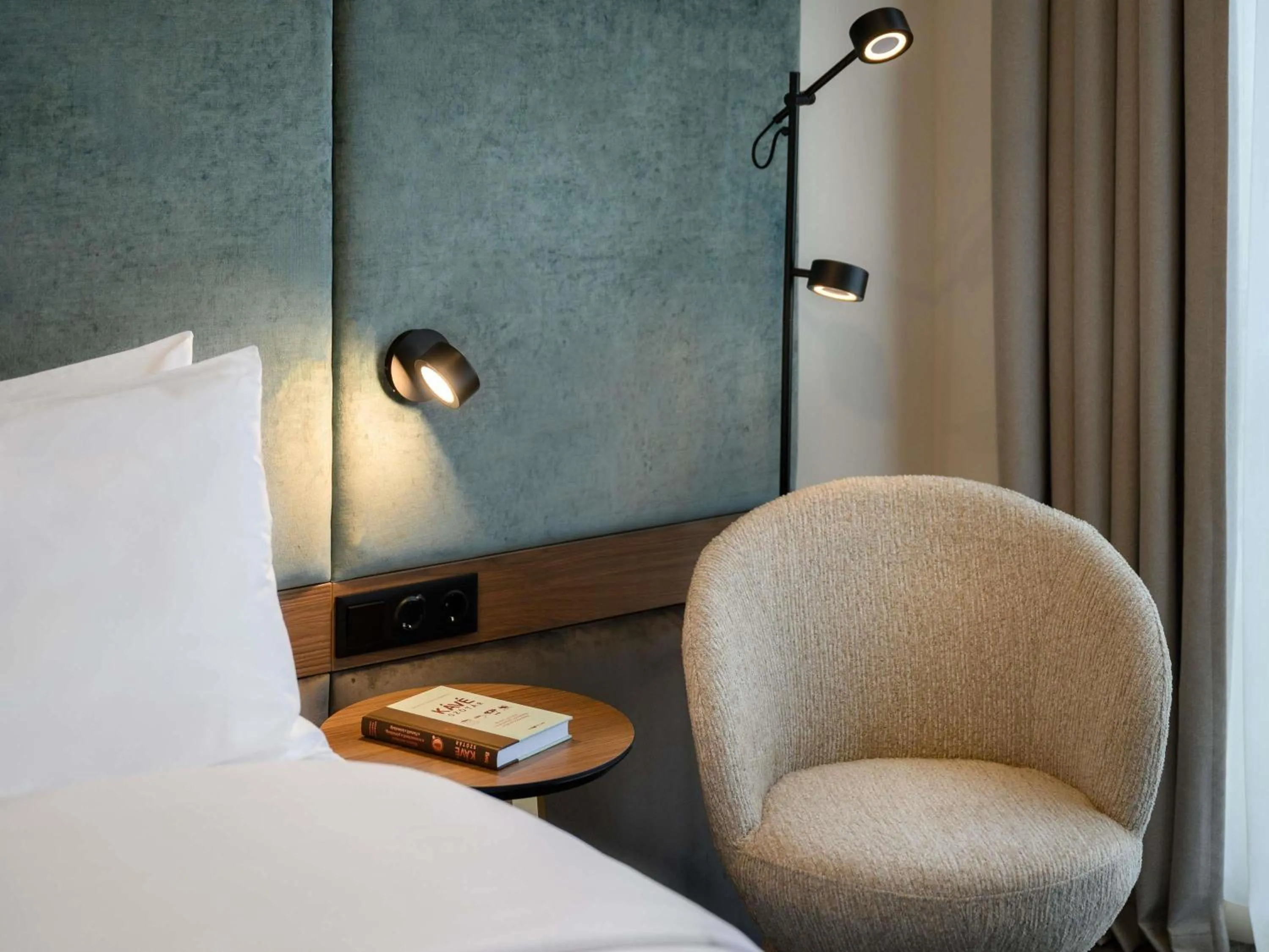 Bedroom, Bed in Hotel Lycium Debrecen - Handwritten Collection