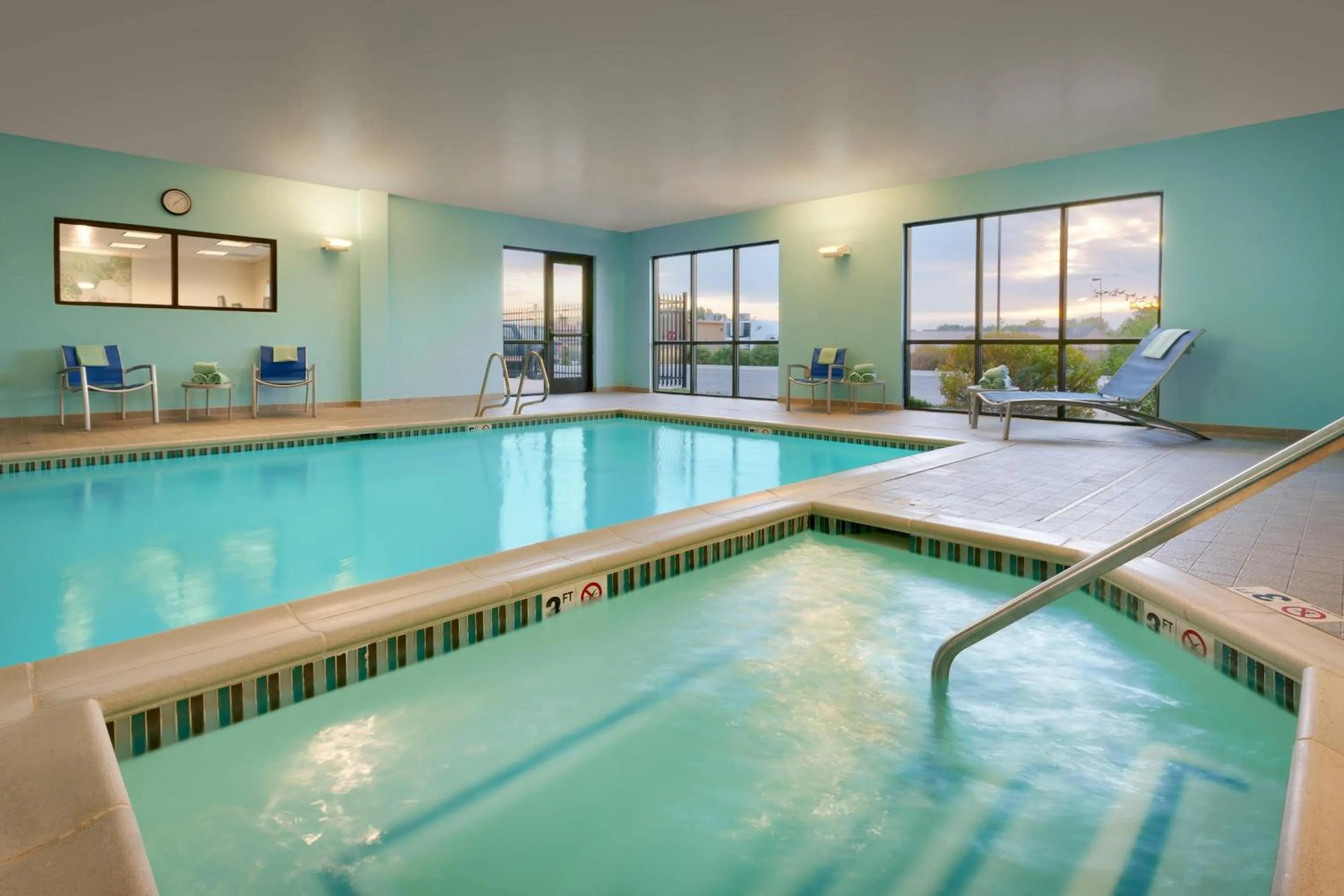 Swimming pool in Springhill Suites by Marriott Vernal