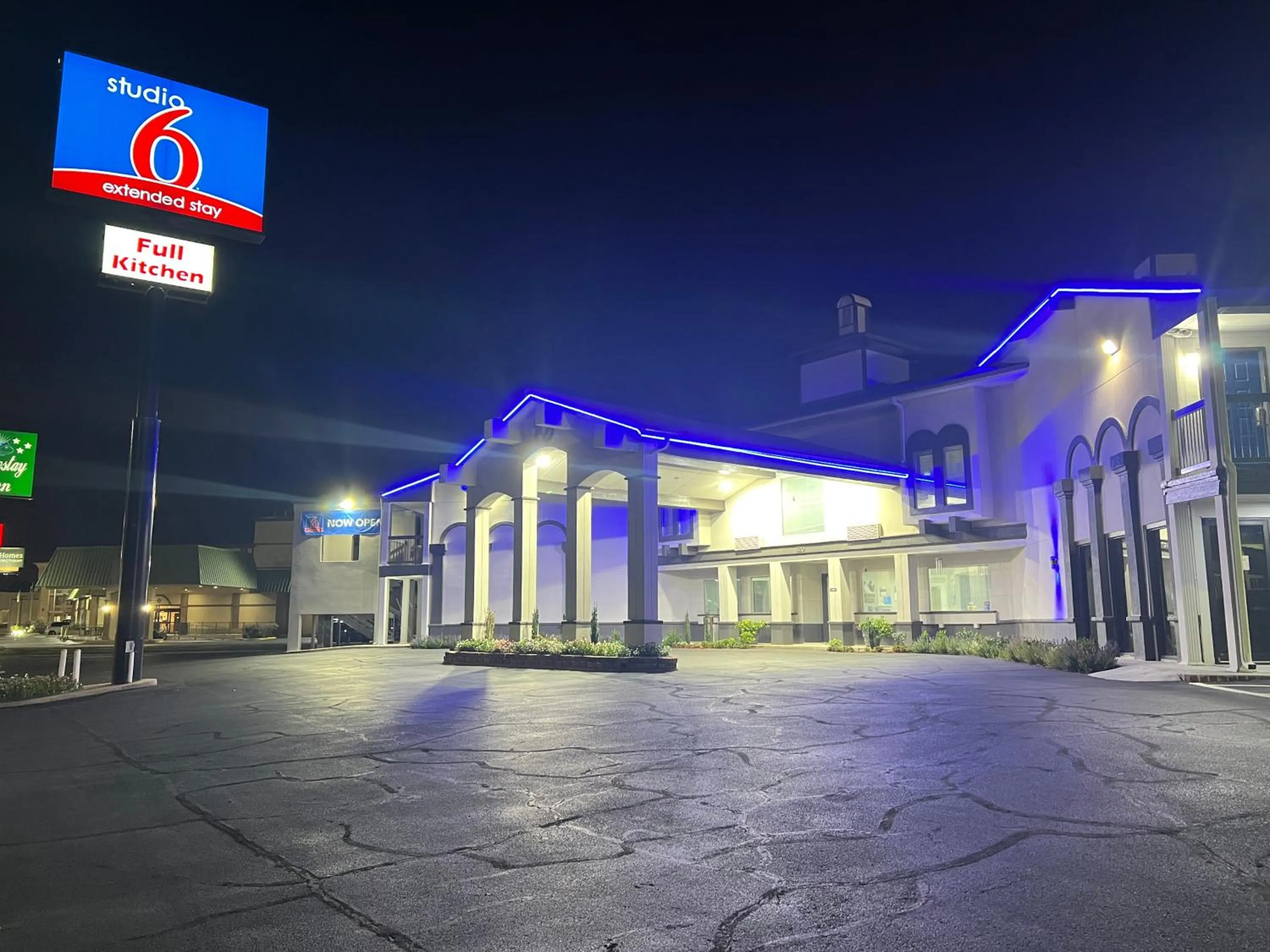 Property building in Studio 6 Tulsa OK Central