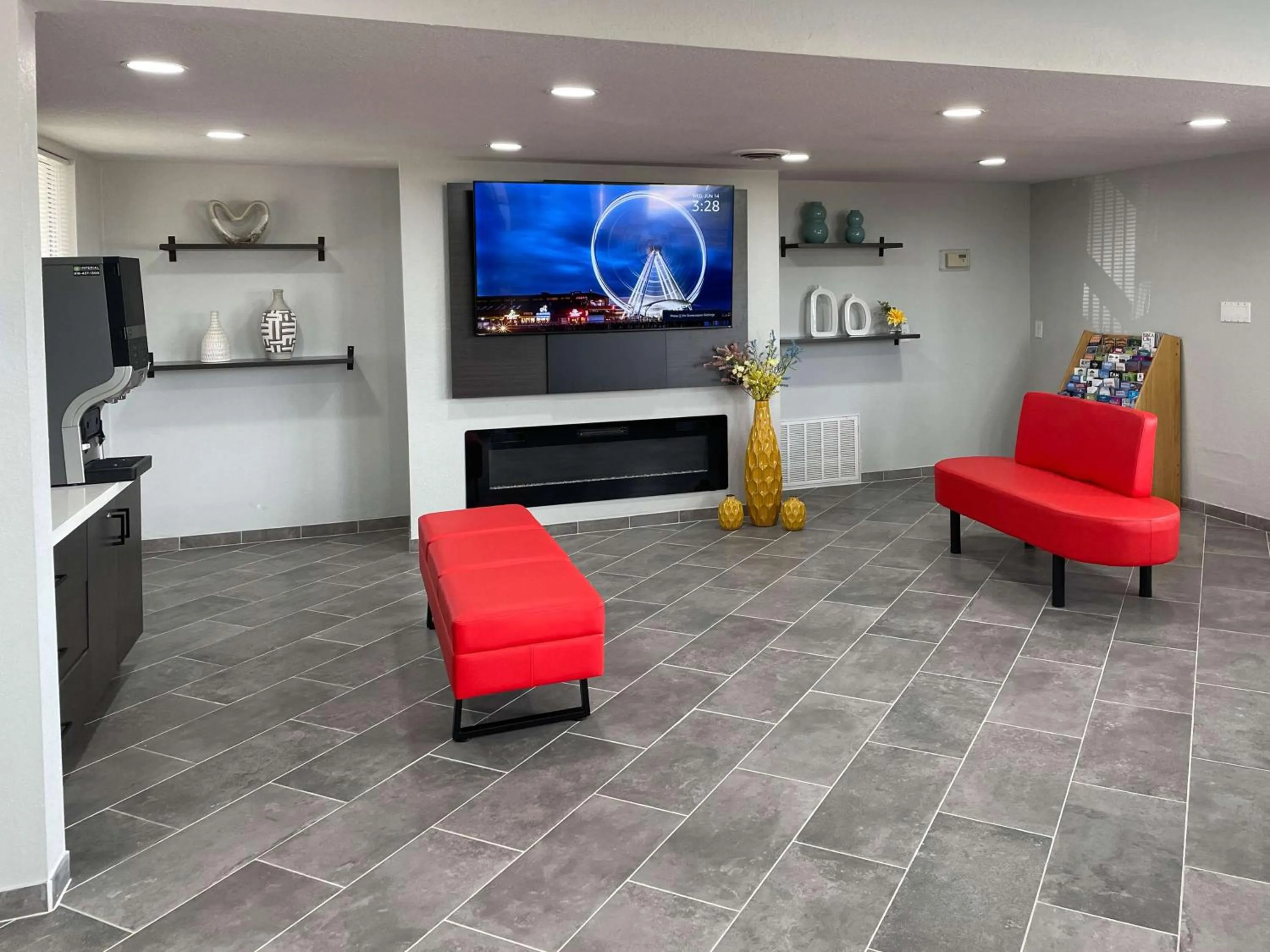 Lobby or reception in Studio 6 Tulsa OK Central