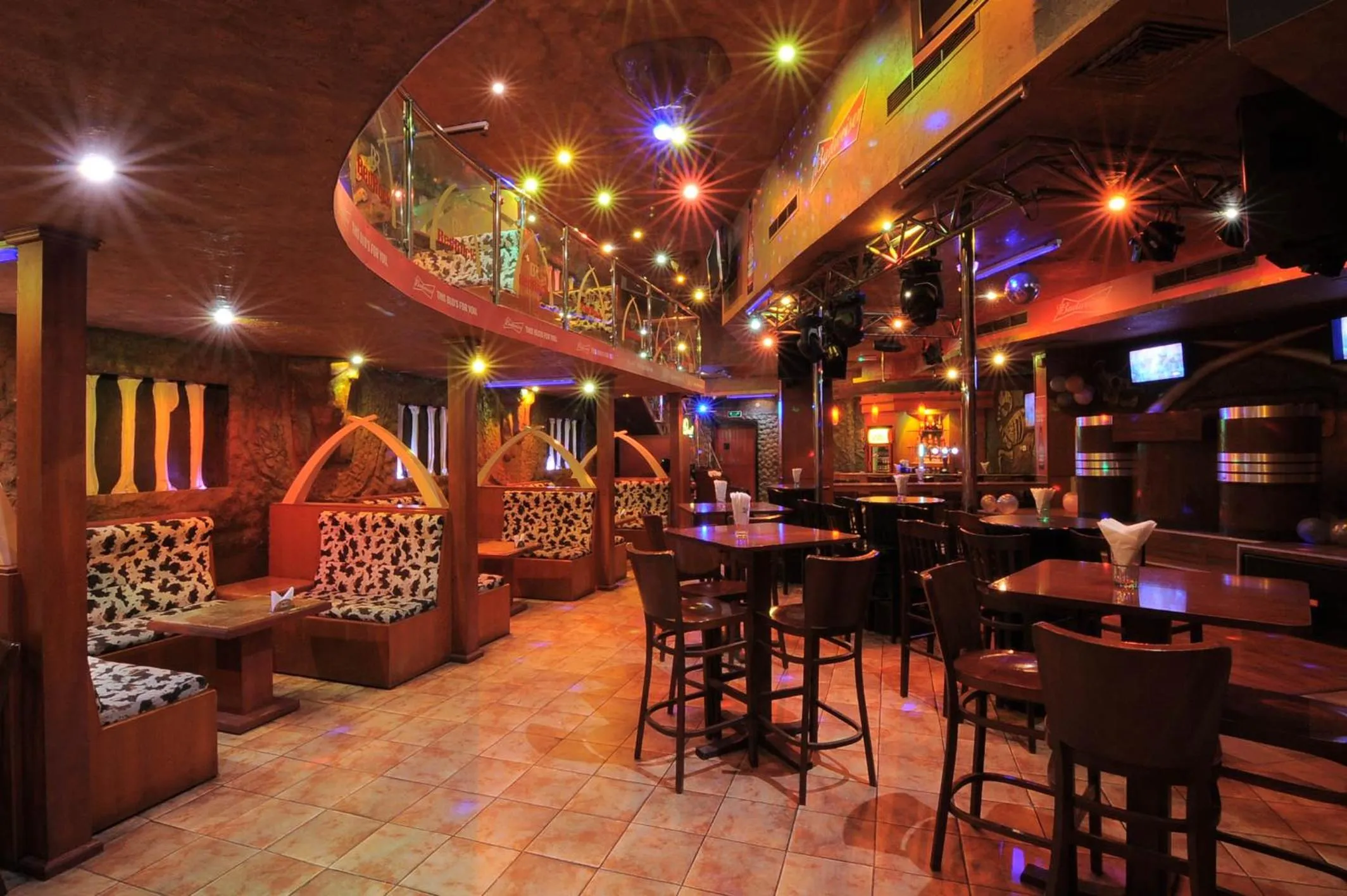 Evening entertainment in Ramee California Hotel