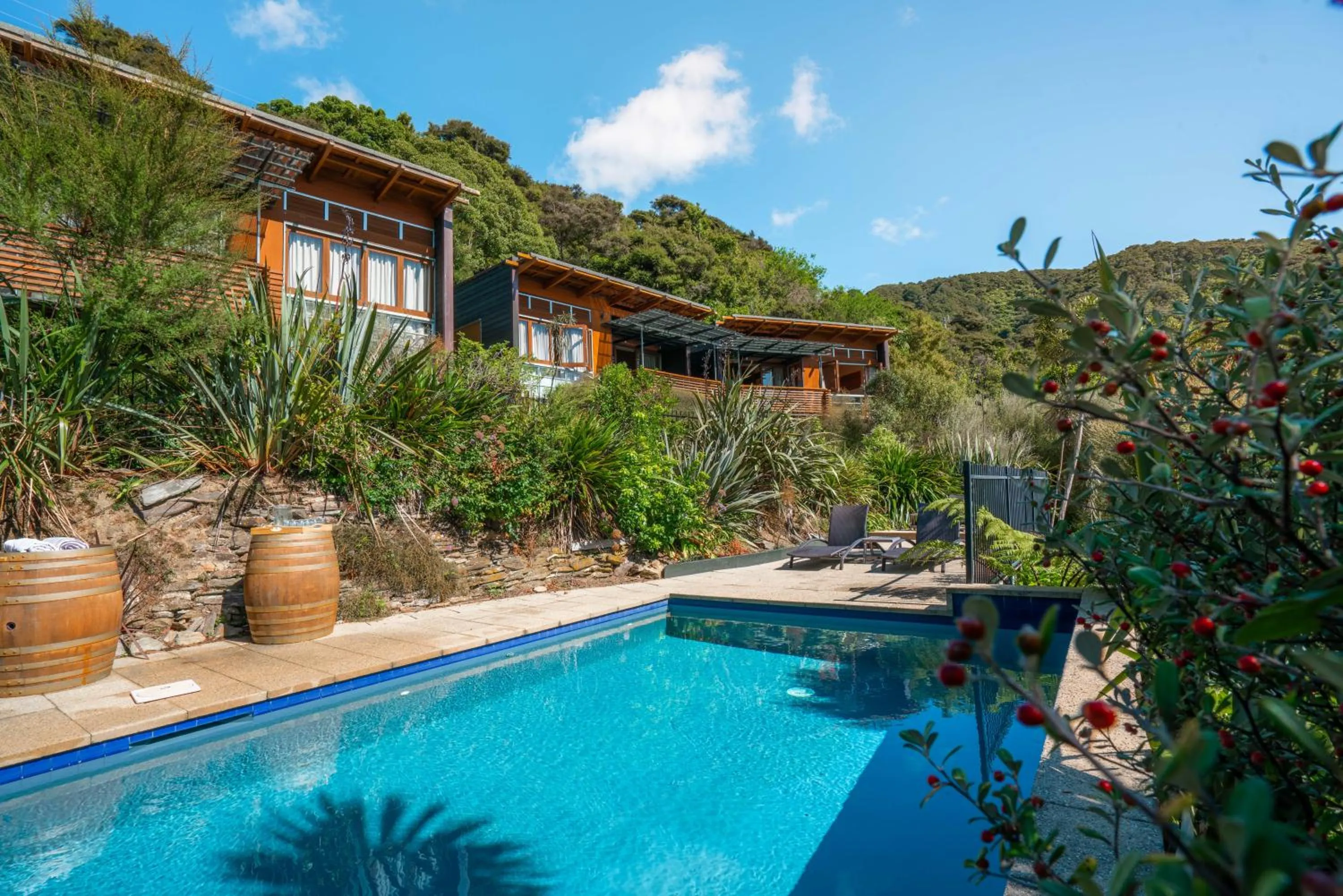 Area and facilities in Bay of Many Coves