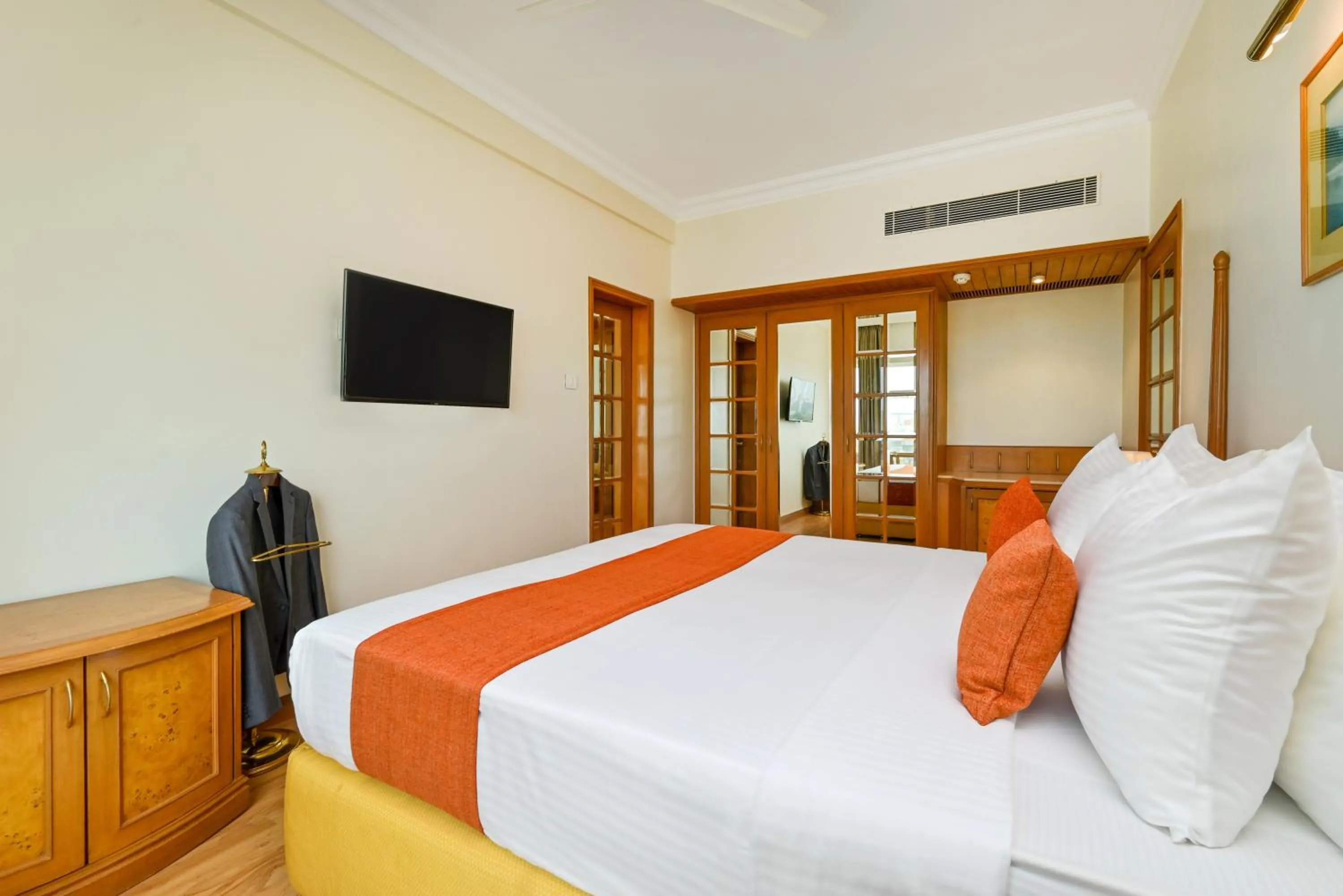 Bed in Fariyas Hotel Mumbai , Colaba