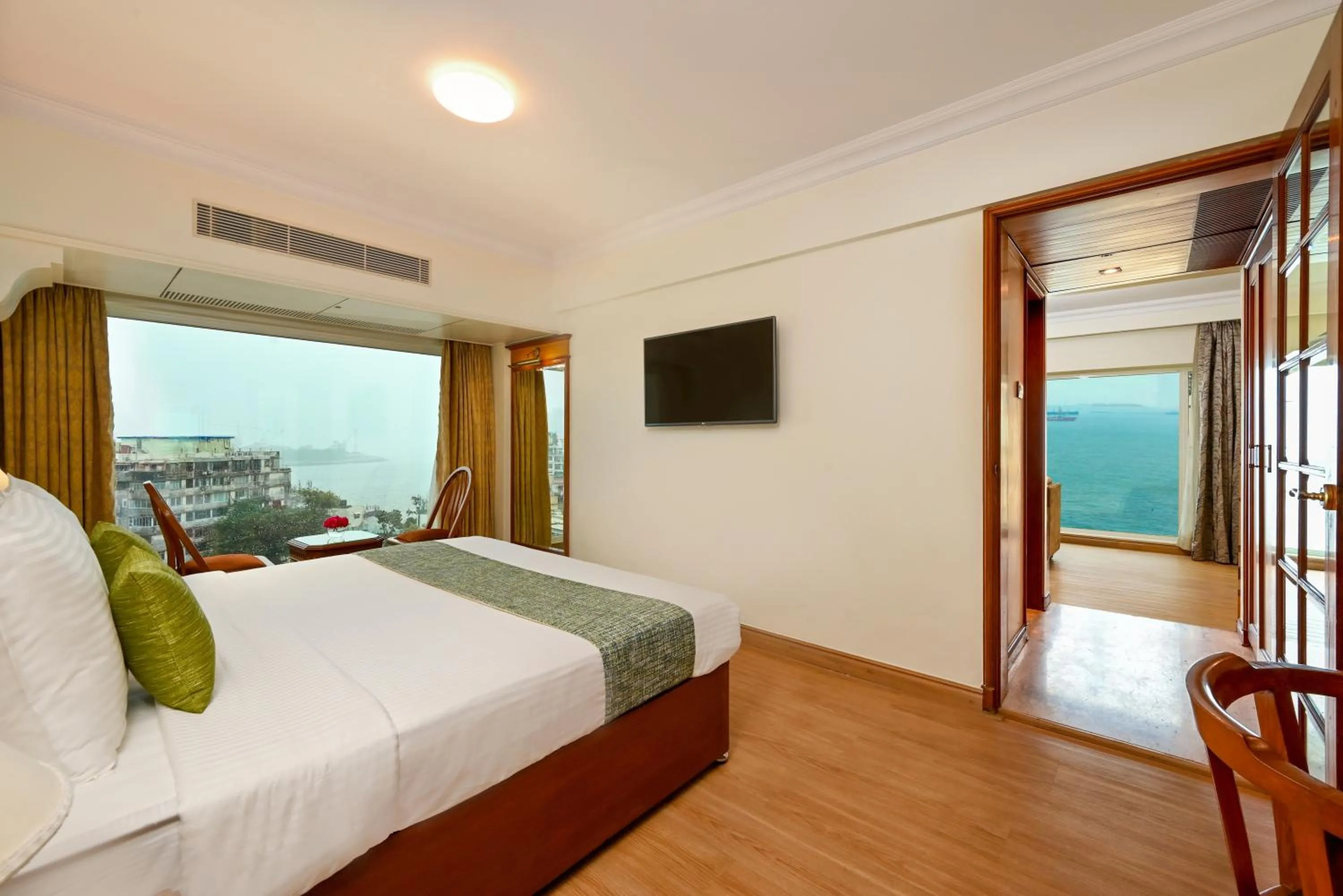 Bed in Fariyas Hotel Mumbai , Colaba