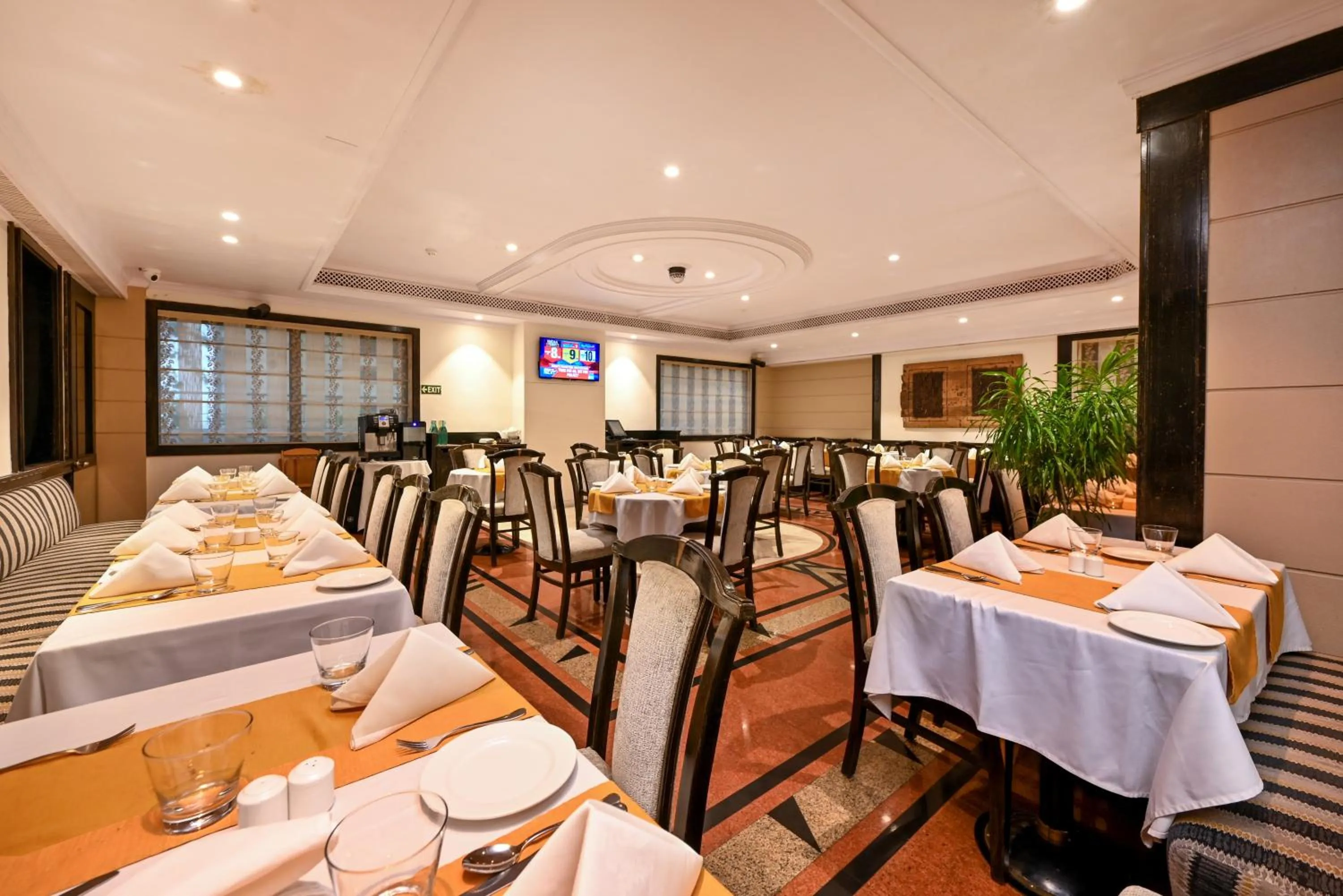 Restaurant/places to eat in Fariyas Hotel Mumbai , Colaba