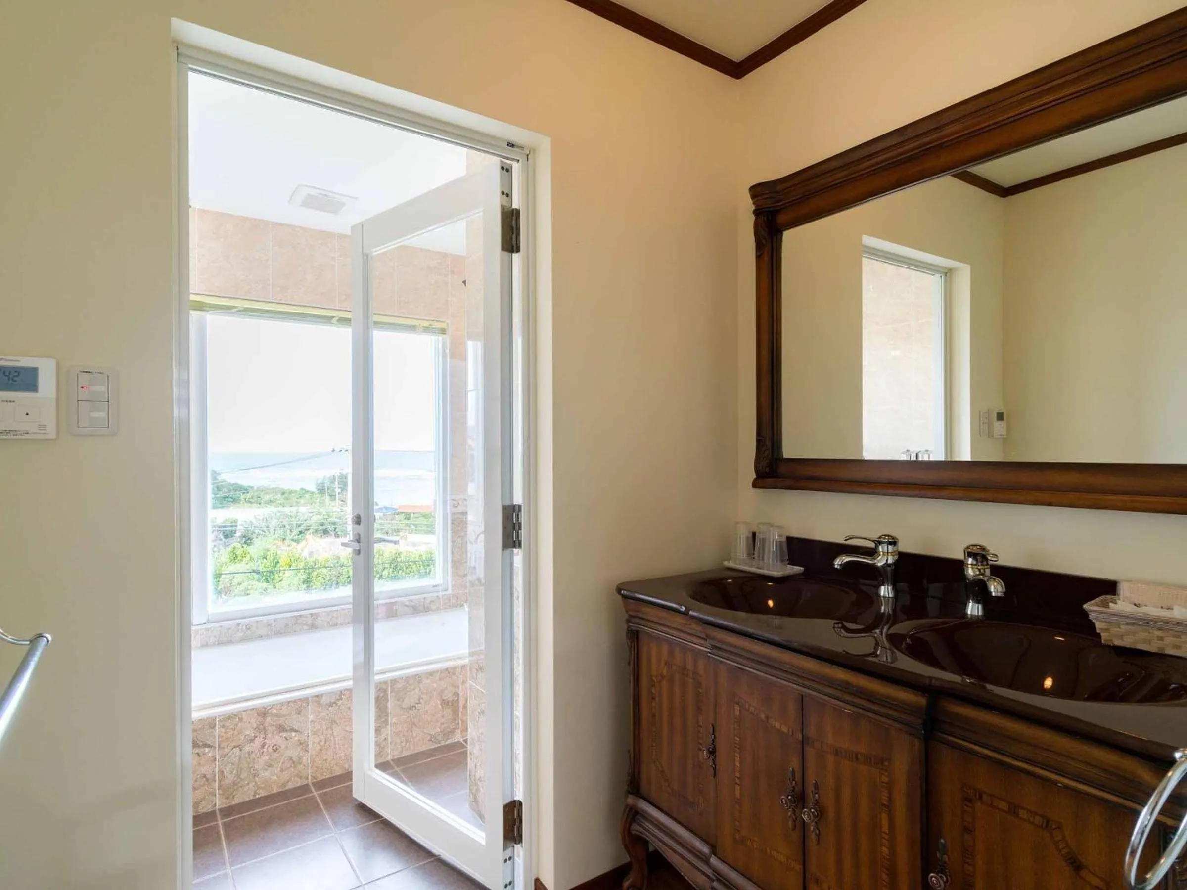 Bathroom in Auberge Bonne Chere Raout