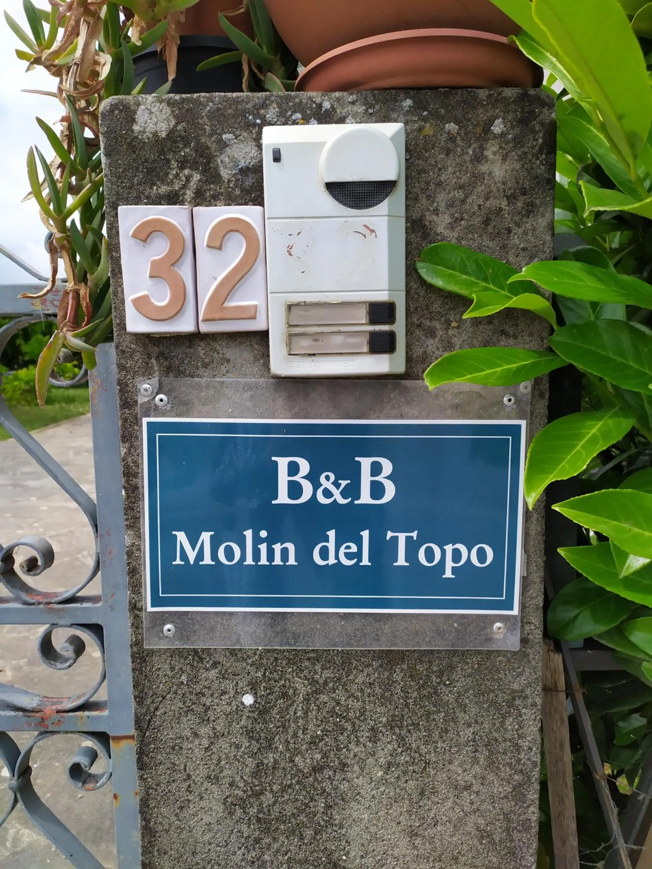 Property logo or sign in B&B MOLIN DEL TOPO