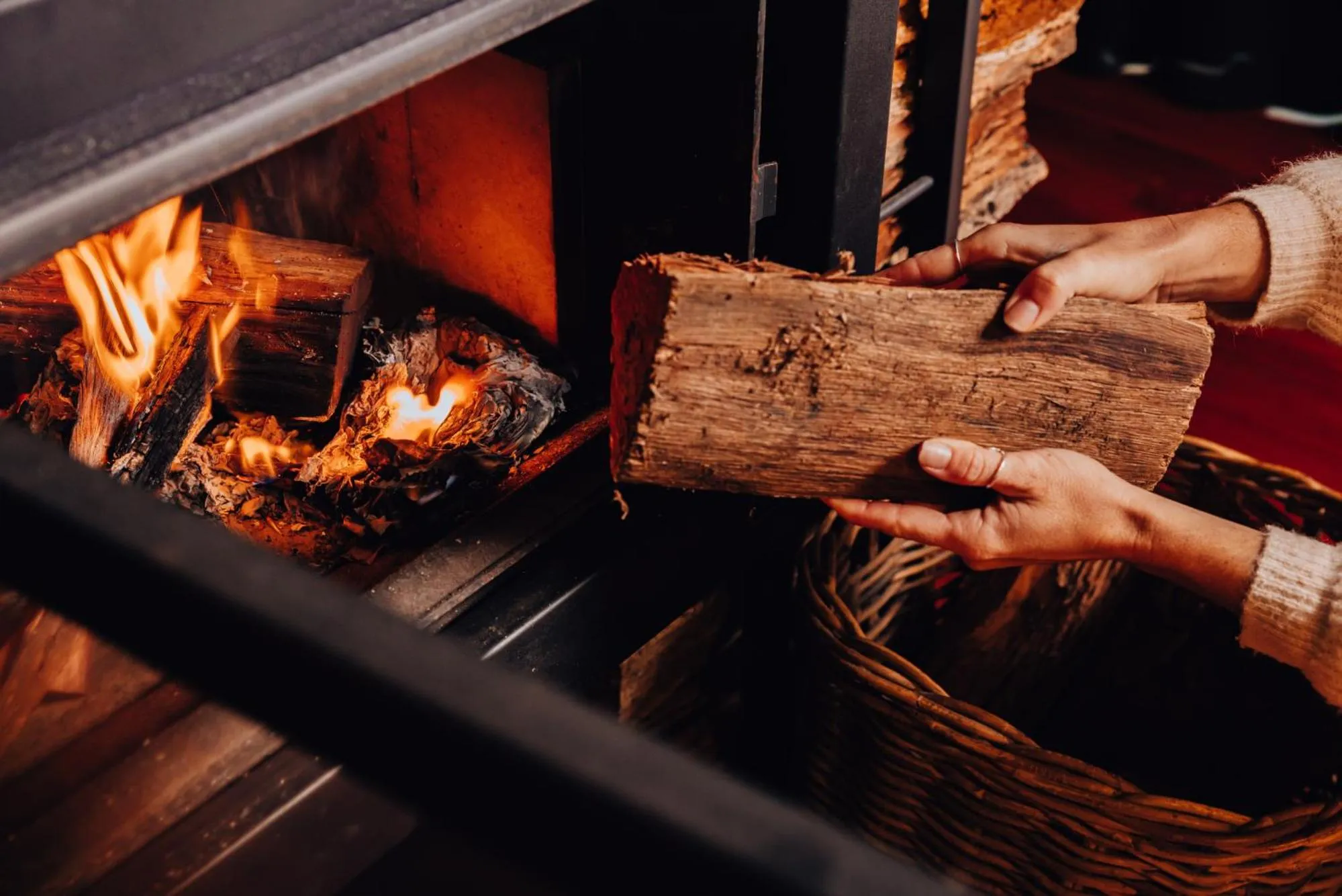 fireplace in Narrows Escape Rainforest Retreat