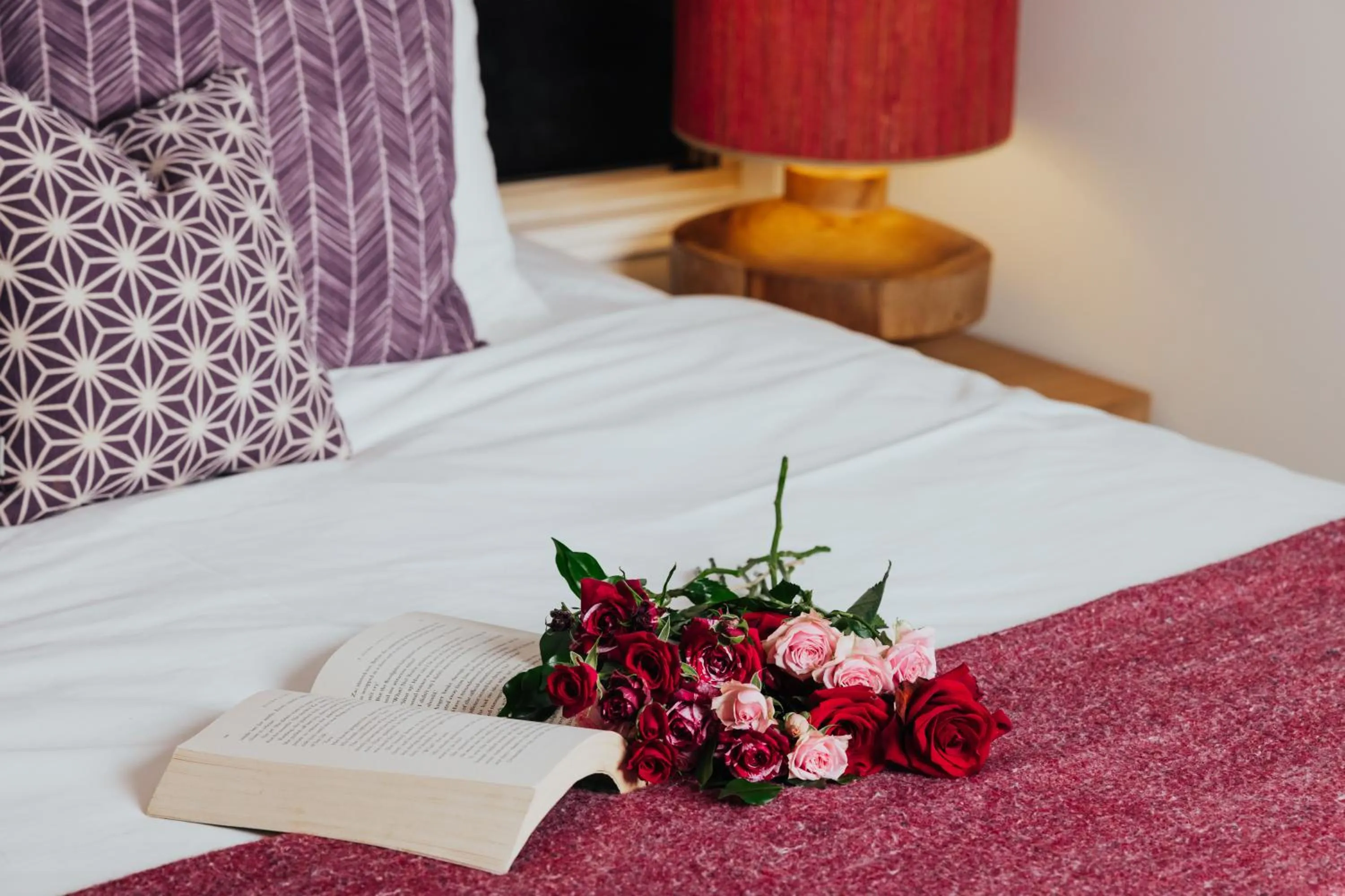 Bed in Narrows Escape Rainforest Retreat