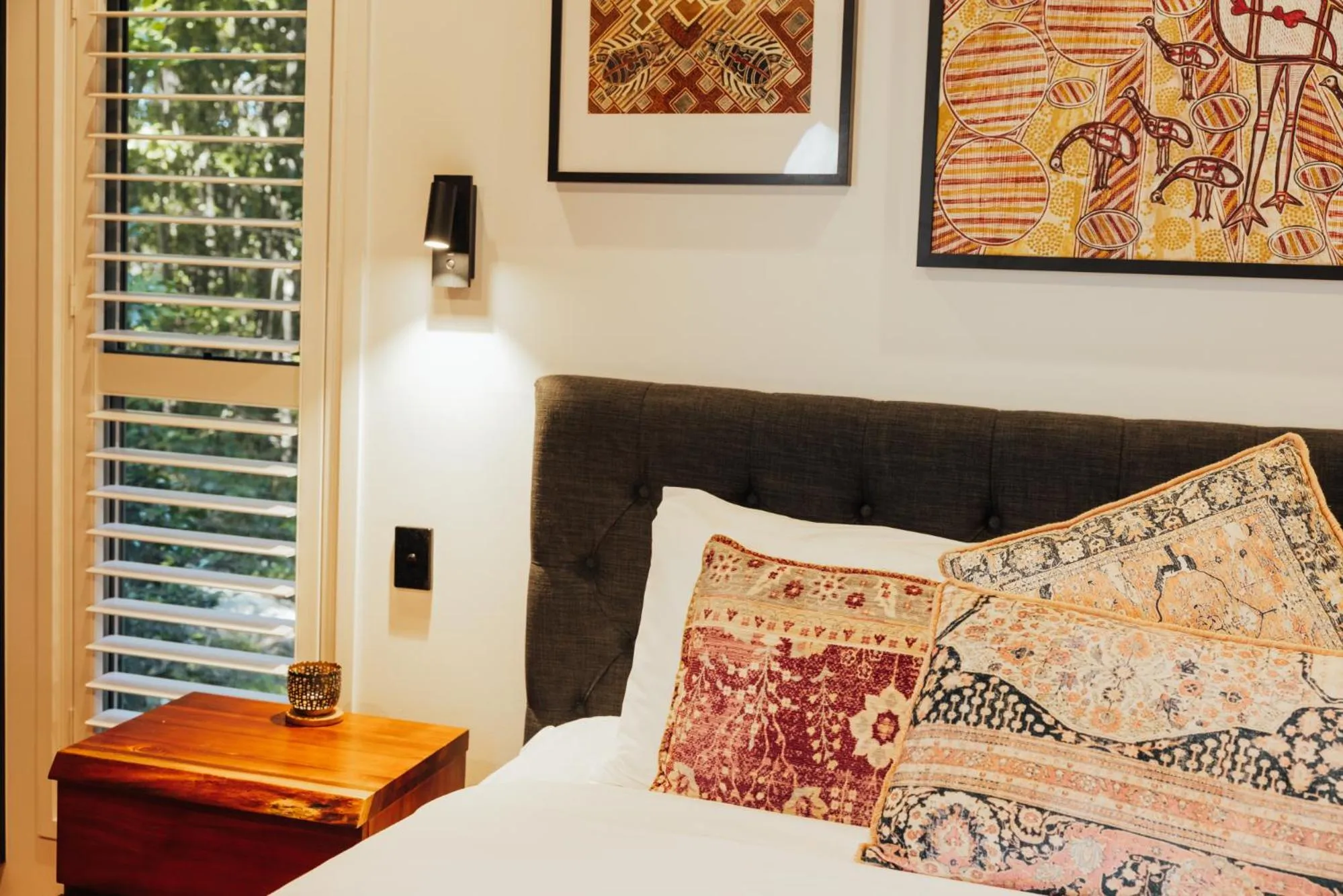 Bed in Narrows Escape Rainforest Retreat