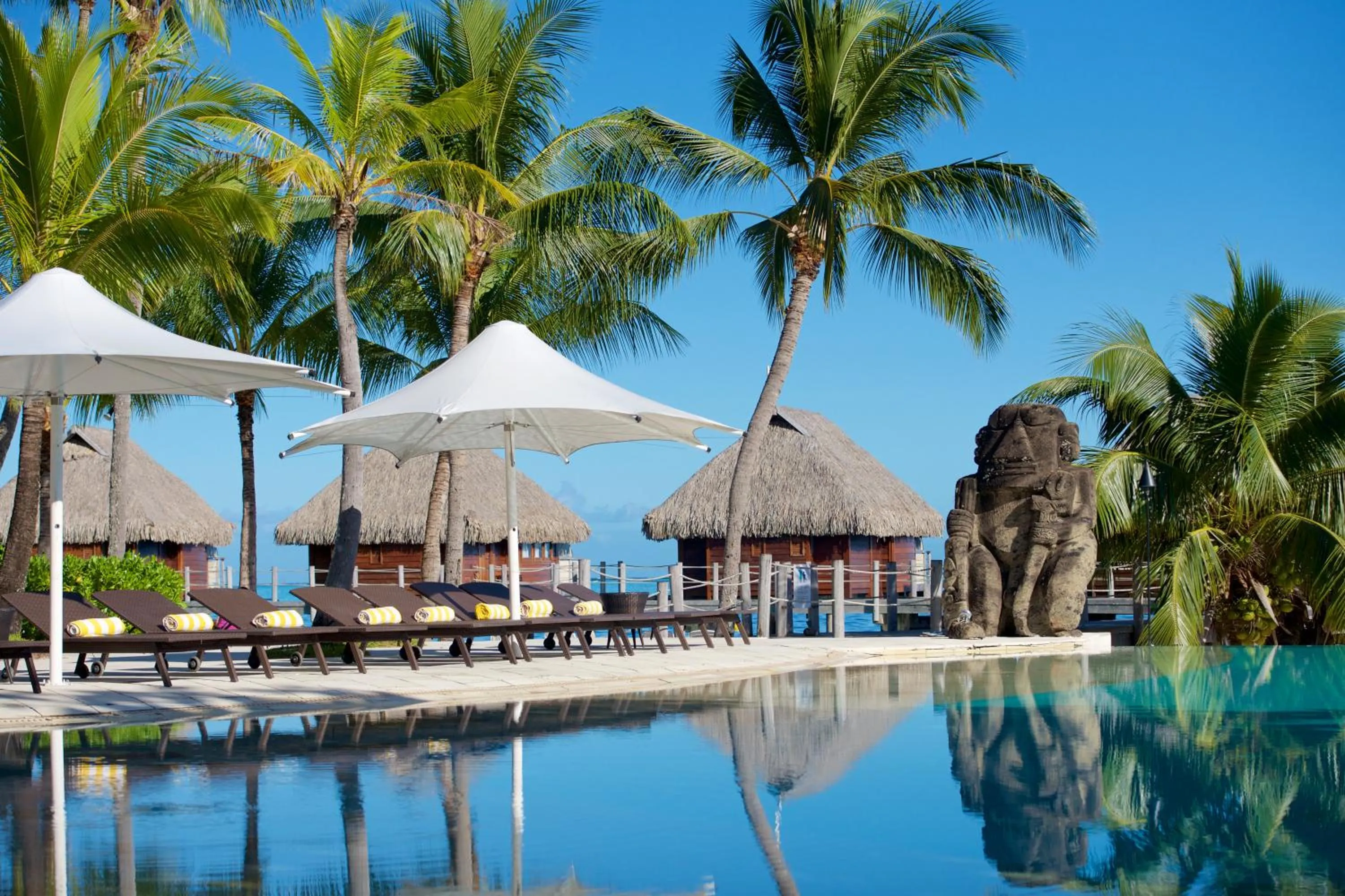 Swimming pool in Manava Beach Resort & Spa Moorea