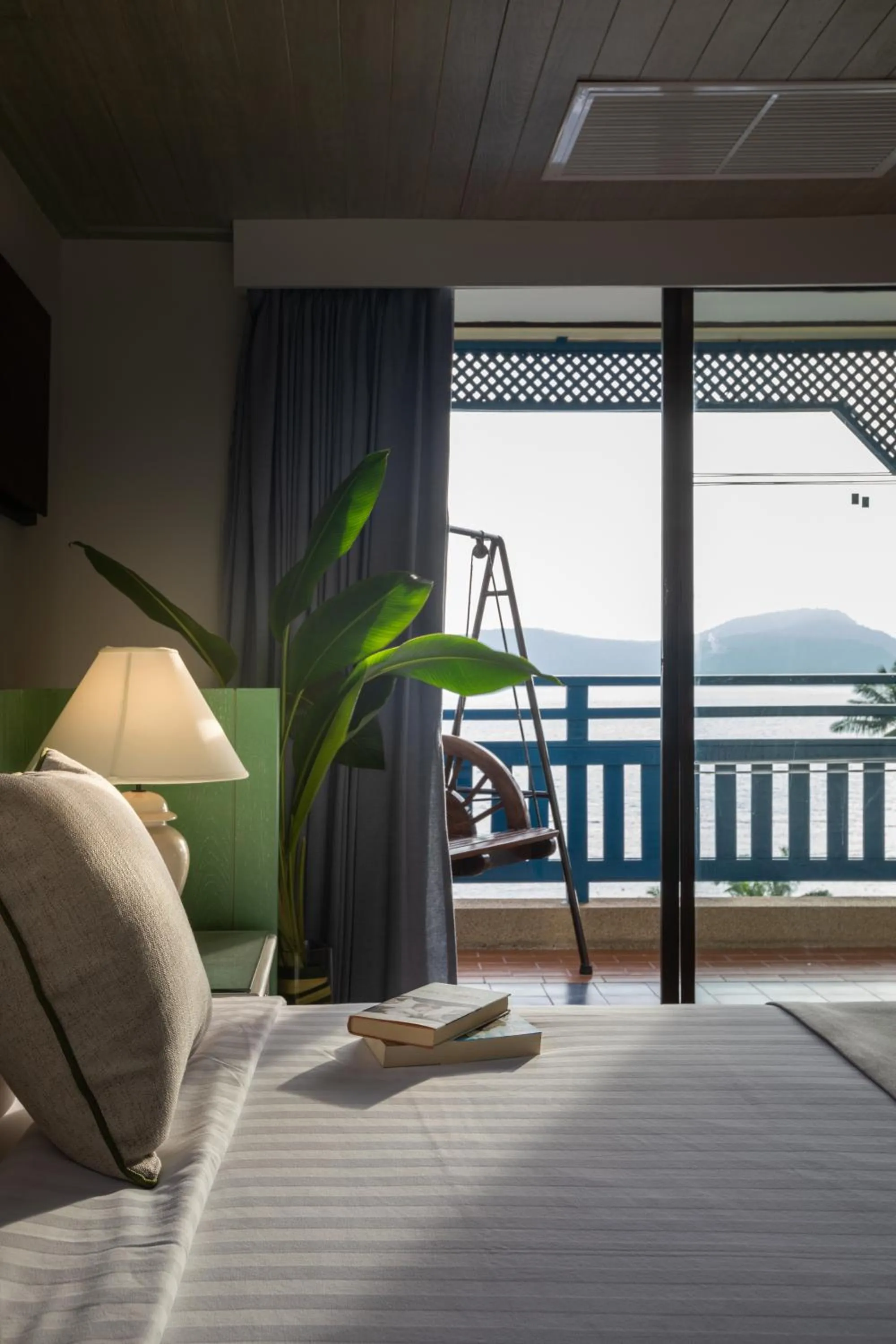Balcony/Terrace, Bed in Kantary Bay Hotel Phuket