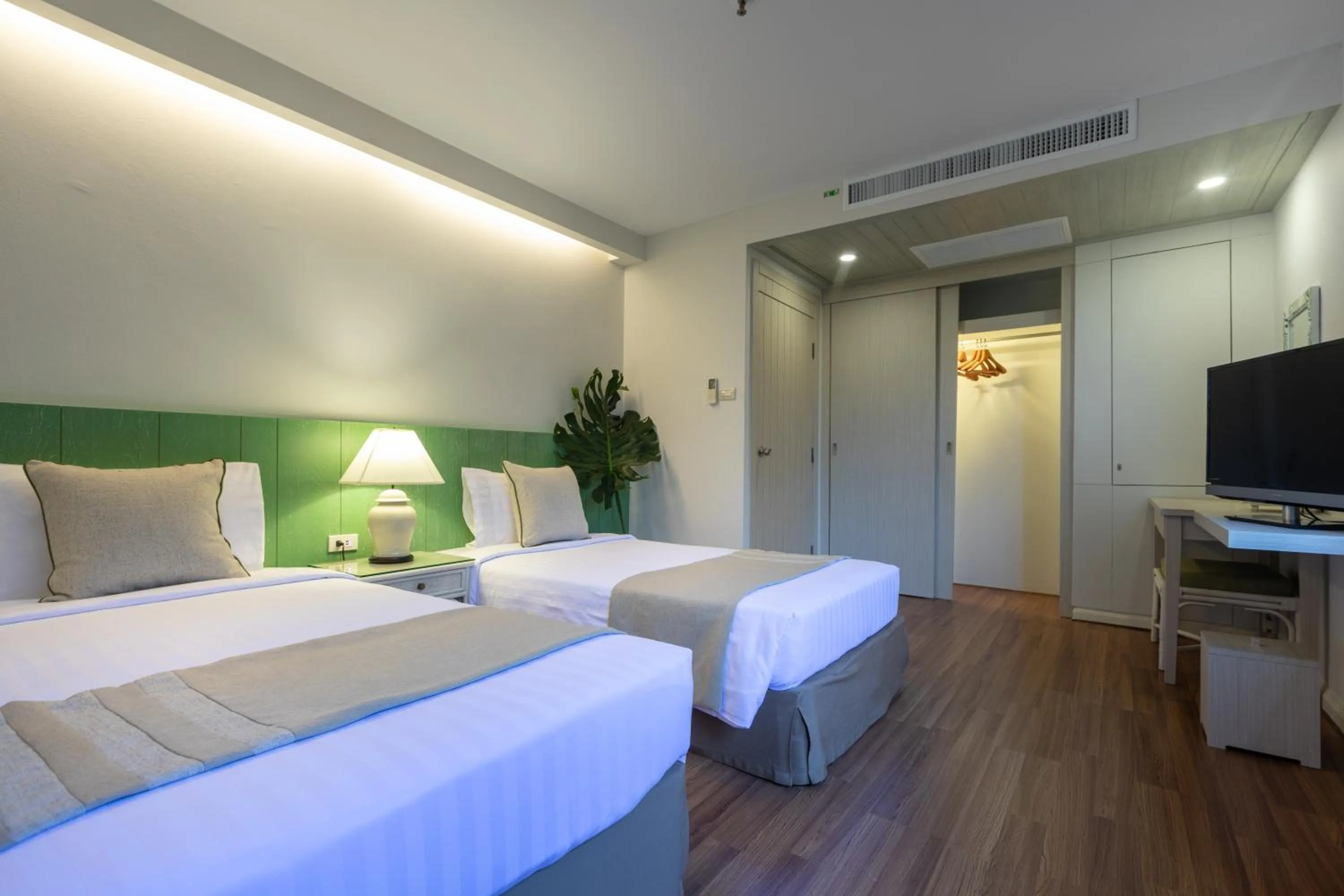 Bed in Kantary Bay Hotel Phuket