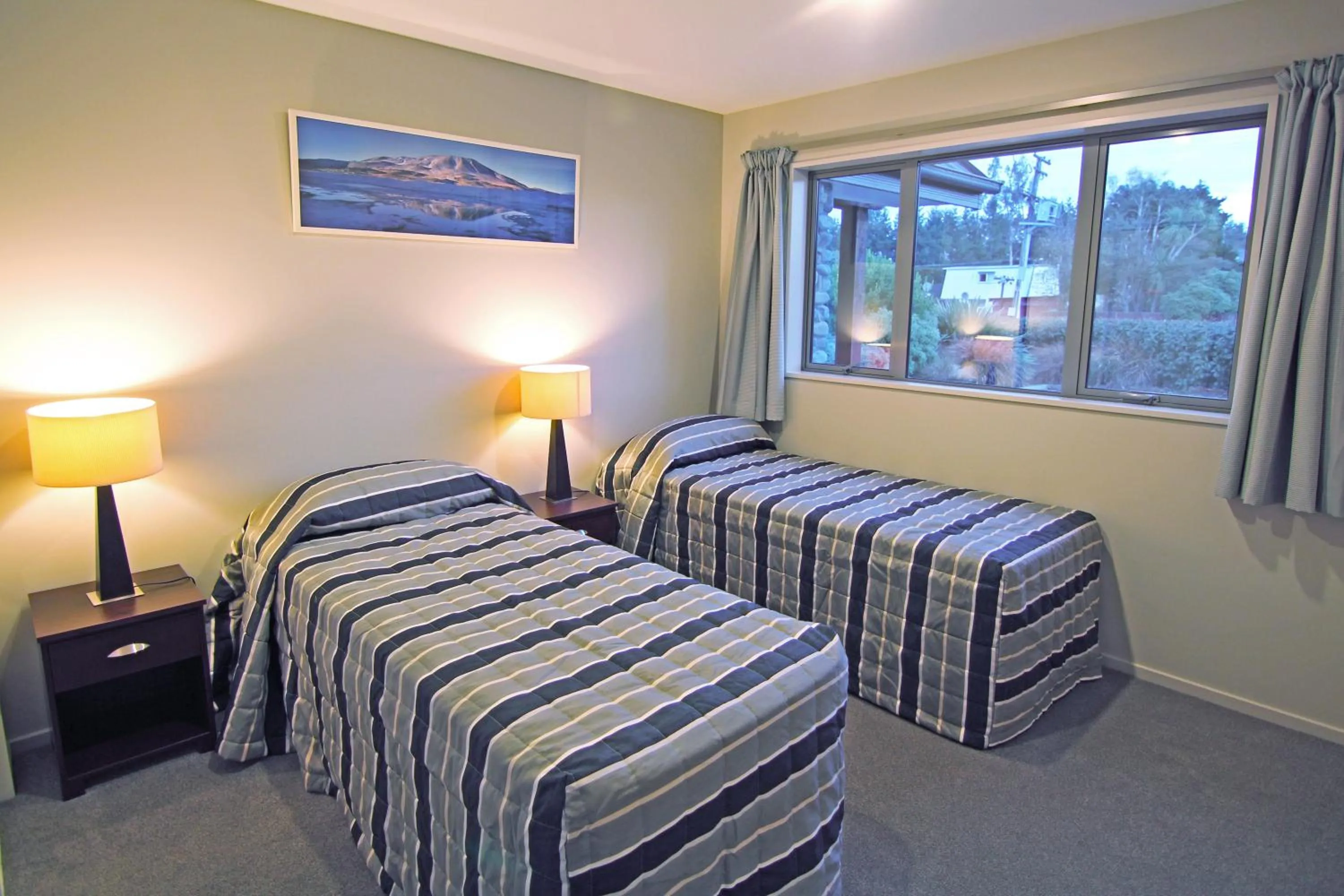 Bedroom, Bed in Hanmer Apartments