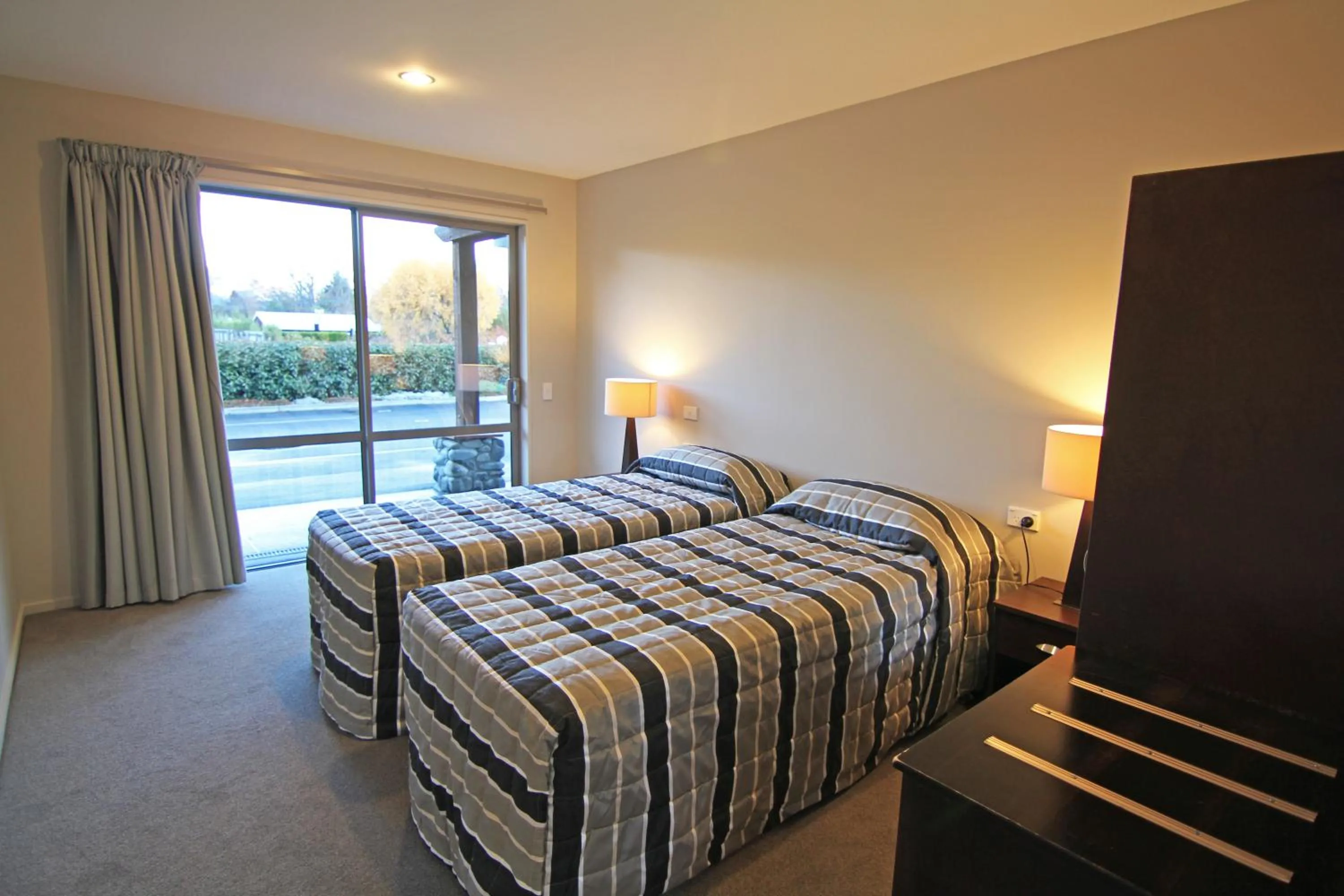 Bedroom, Bed in Hanmer Apartments