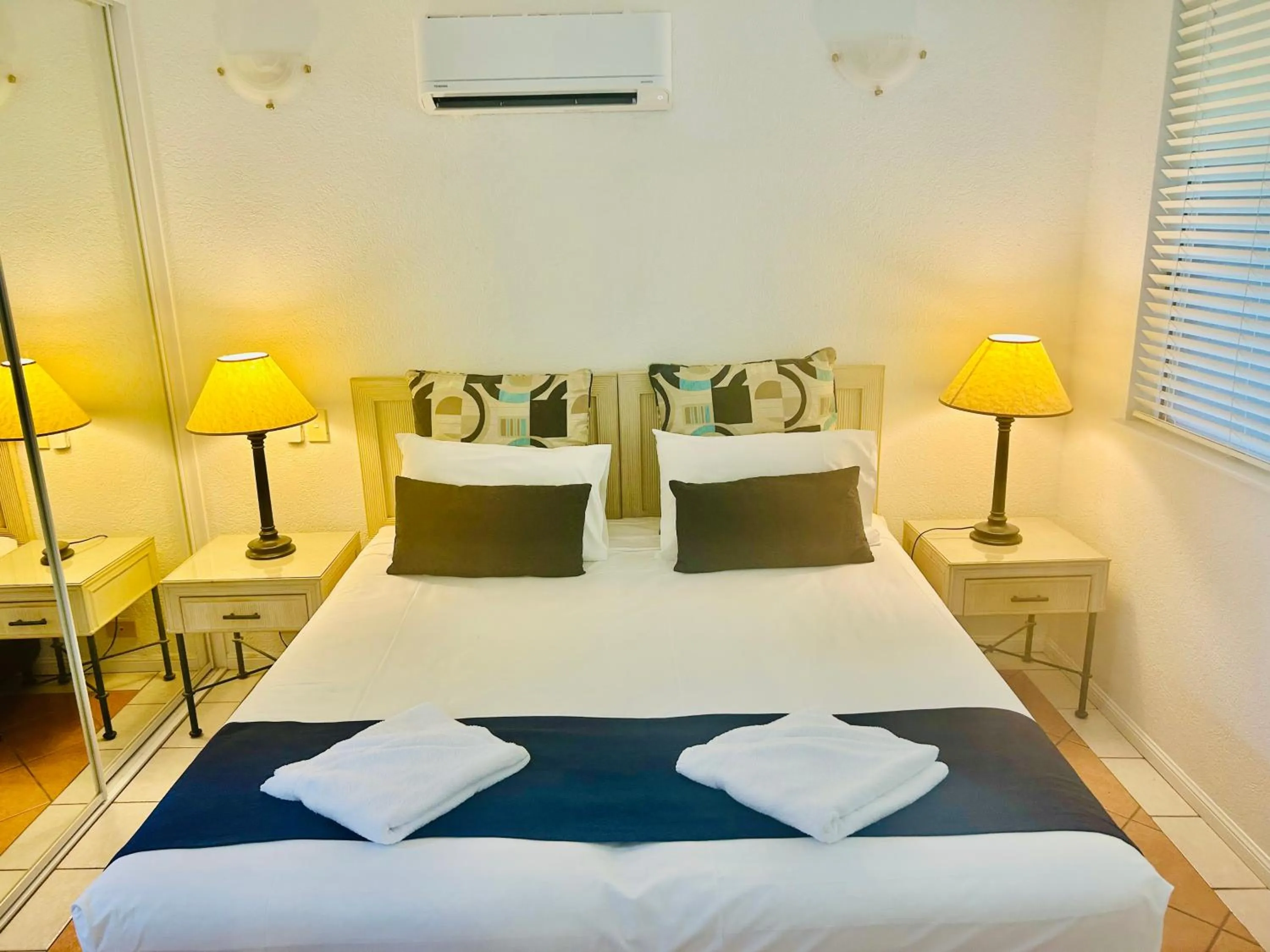 Palm Cove Tropic Apartments