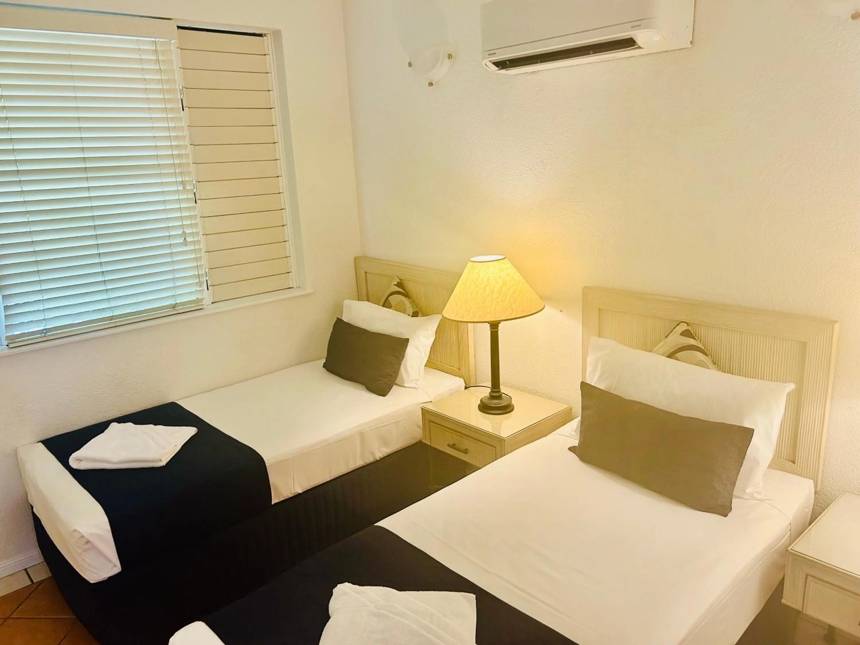 Palm Cove Tropic Apartments