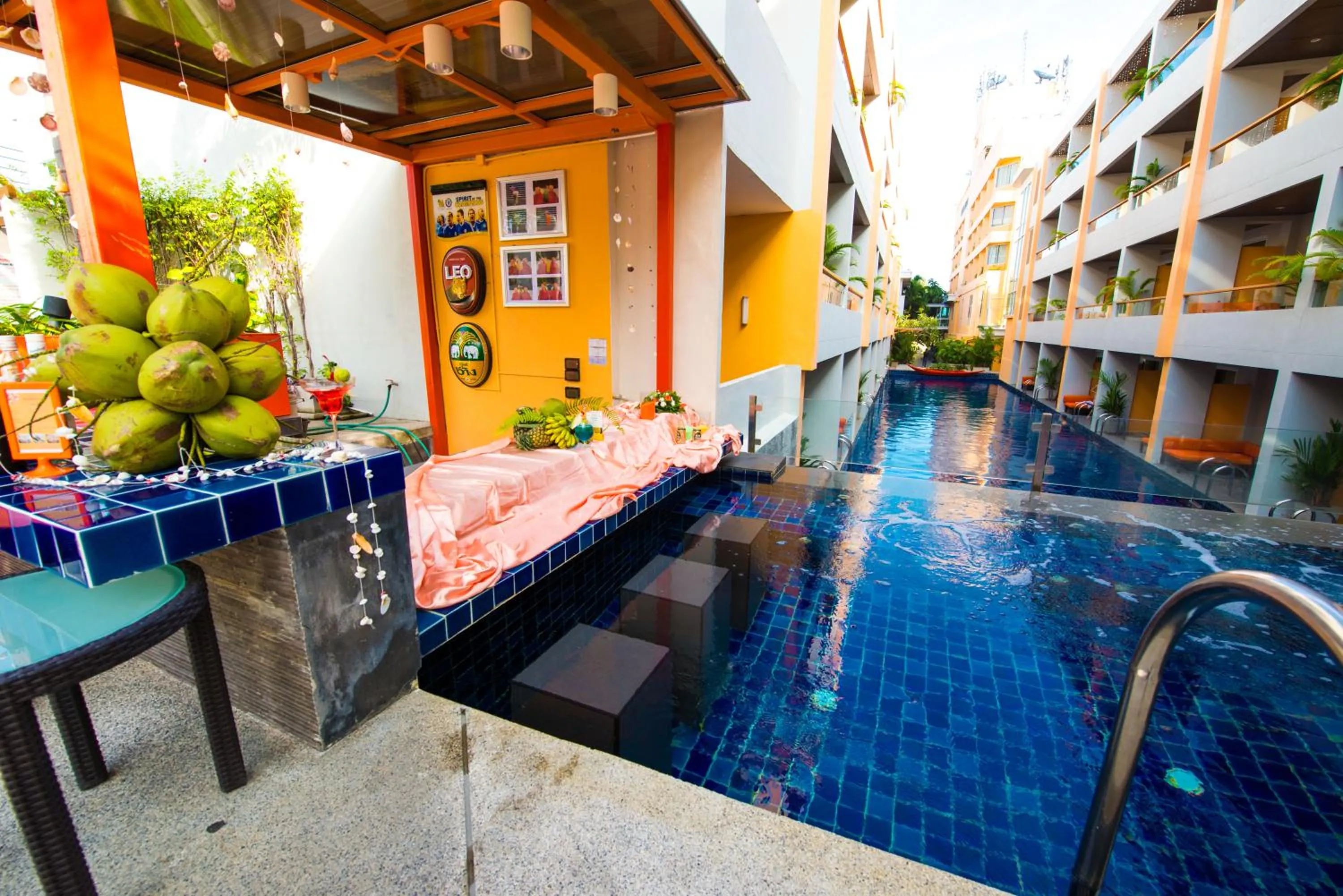 Lounge or bar in FuramaXclusive Sandara Hua Hin at Cha-am Beach