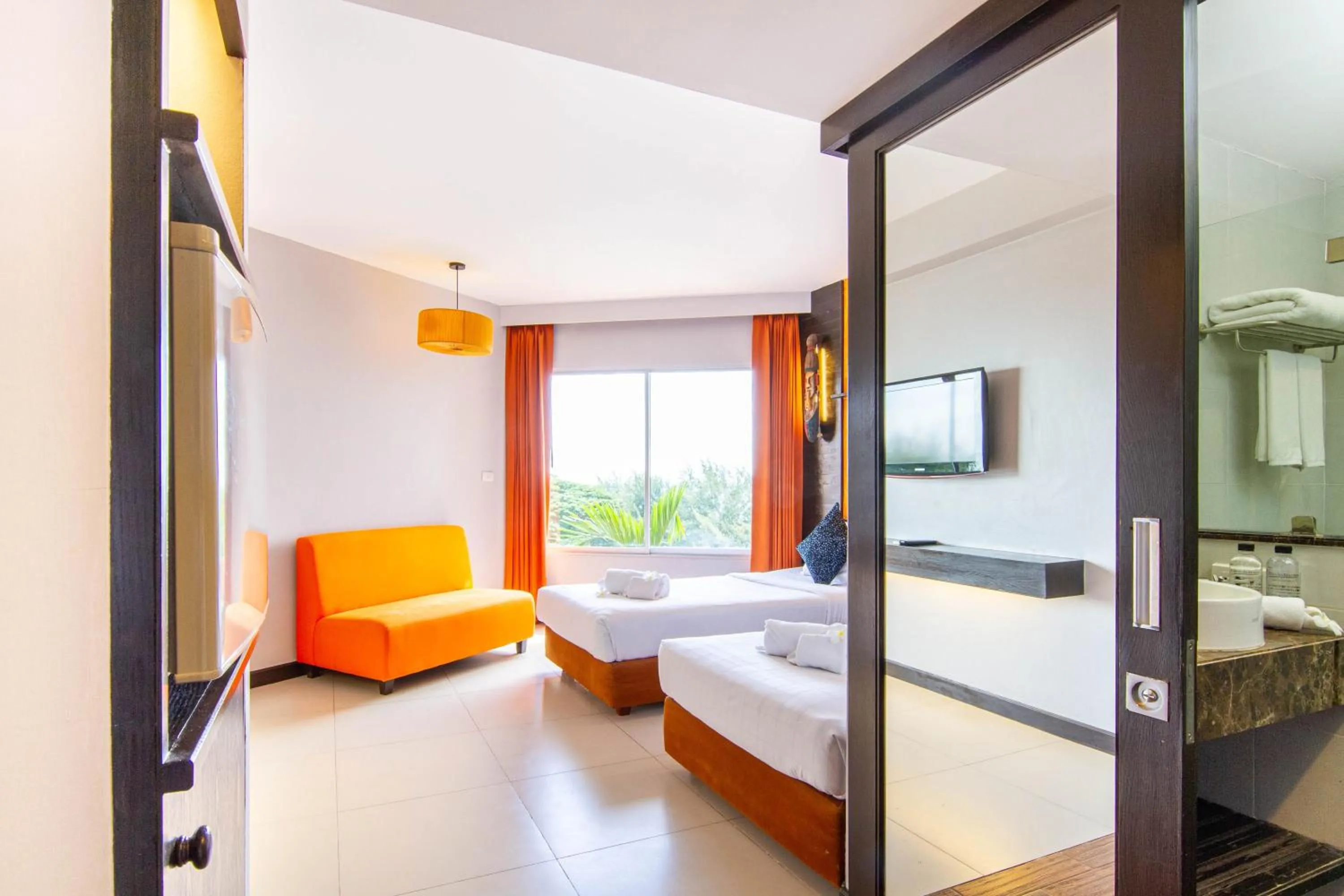 Photo of the whole room, Bed in FuramaXclusive Sandara Hua Hin at Cha-am Beach