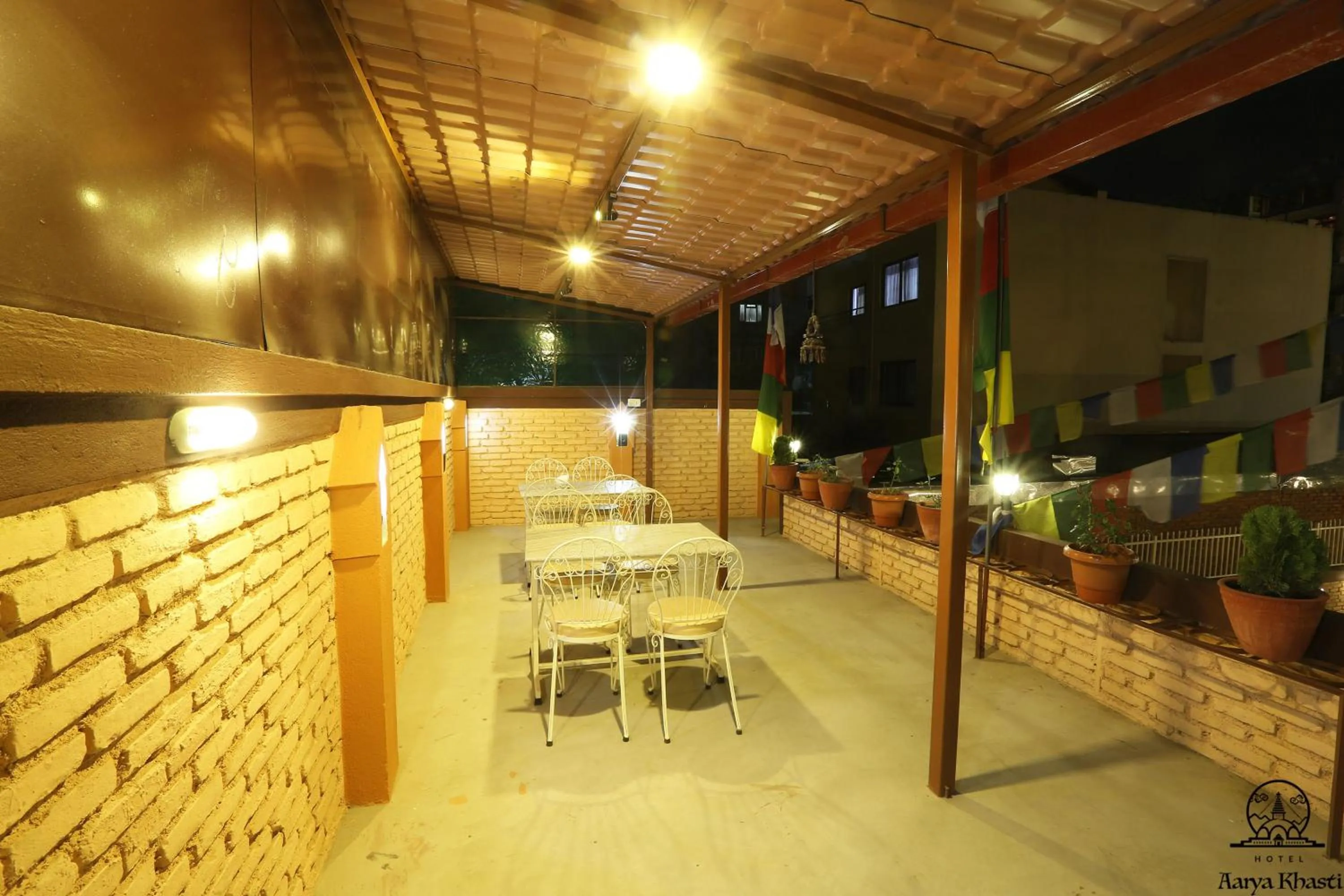 Restaurant/places to eat in Aarya Chaitya Inn