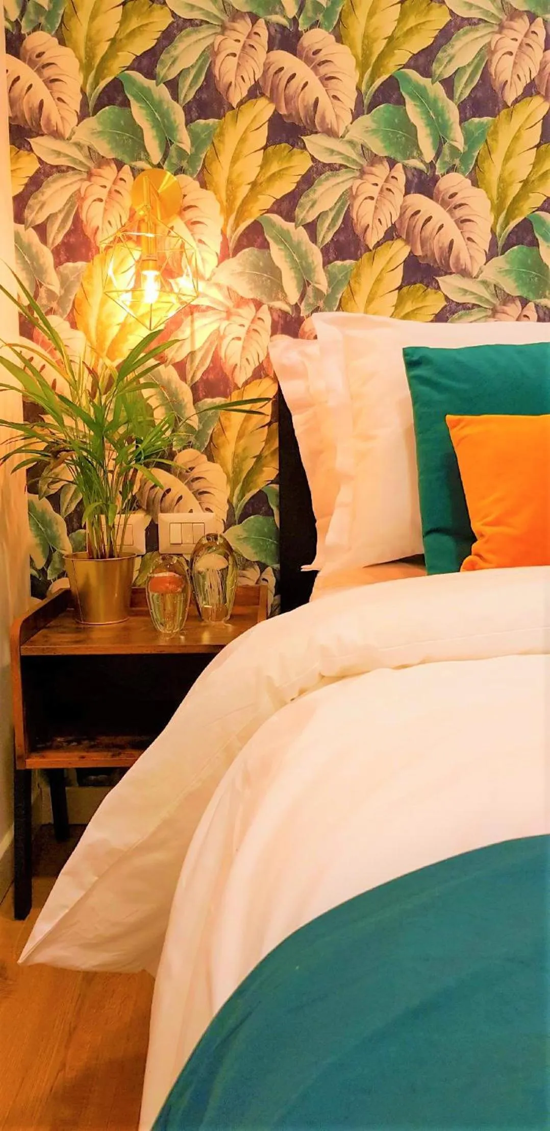 Decorative detail, Bed in Daily Napoli - Lungomare