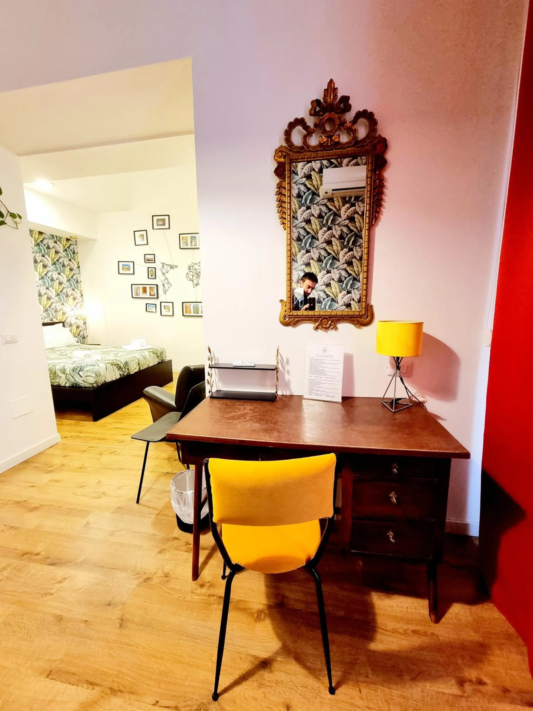 Photo of the whole room in Daily Napoli - Lungomare