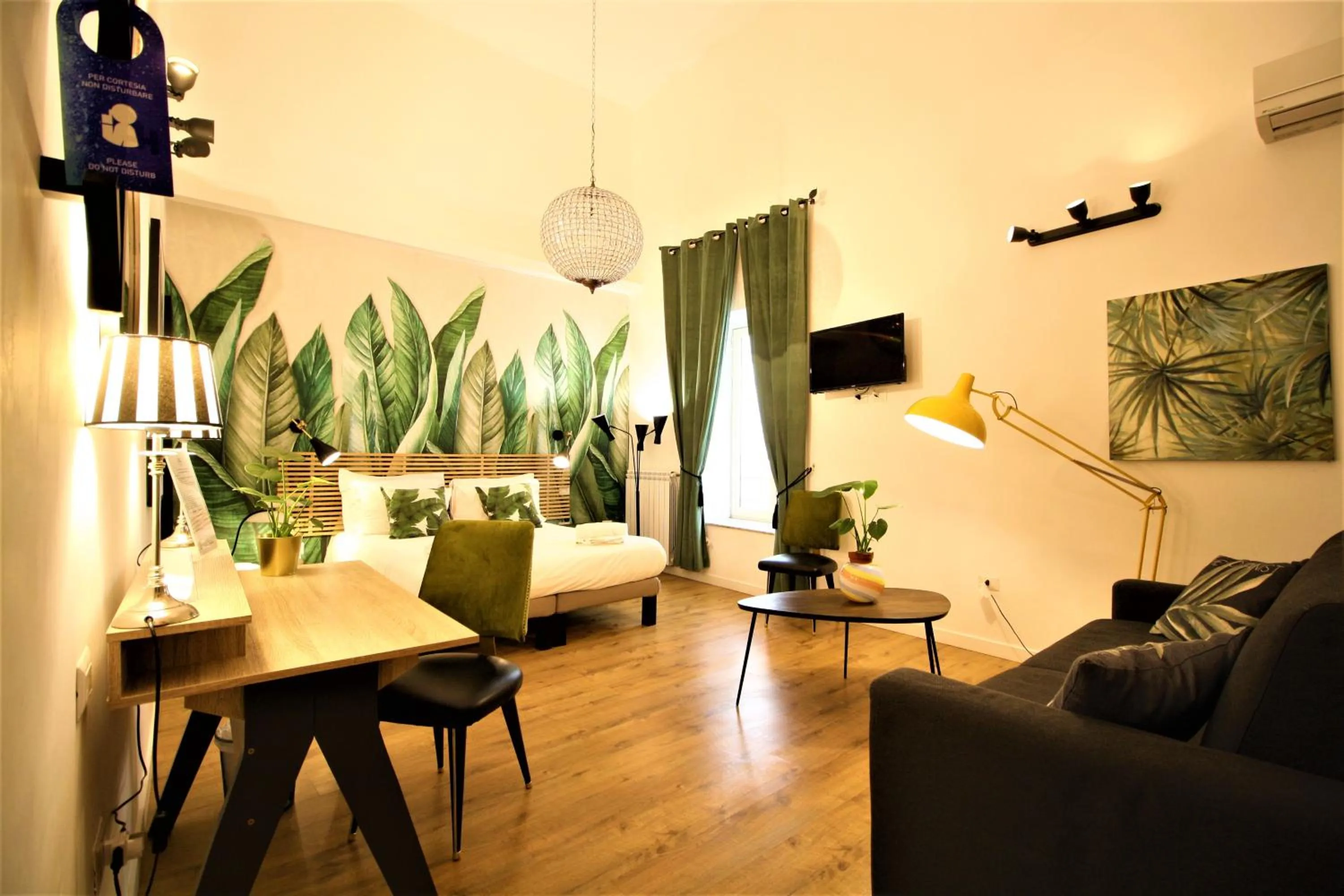 Photo of the whole room in Daily Napoli - Lungomare