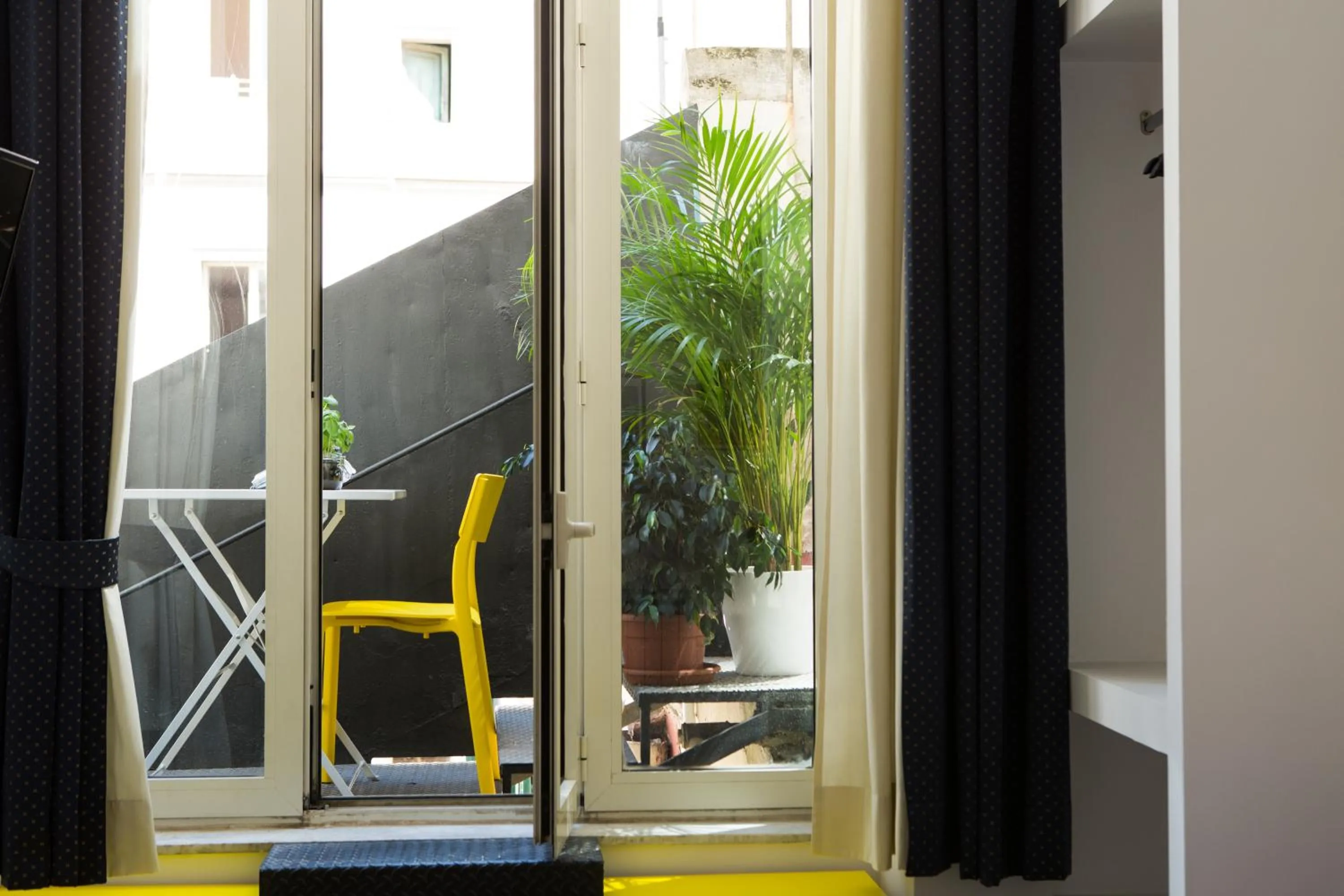 Photo of the whole room in Daily Napoli - Lungomare