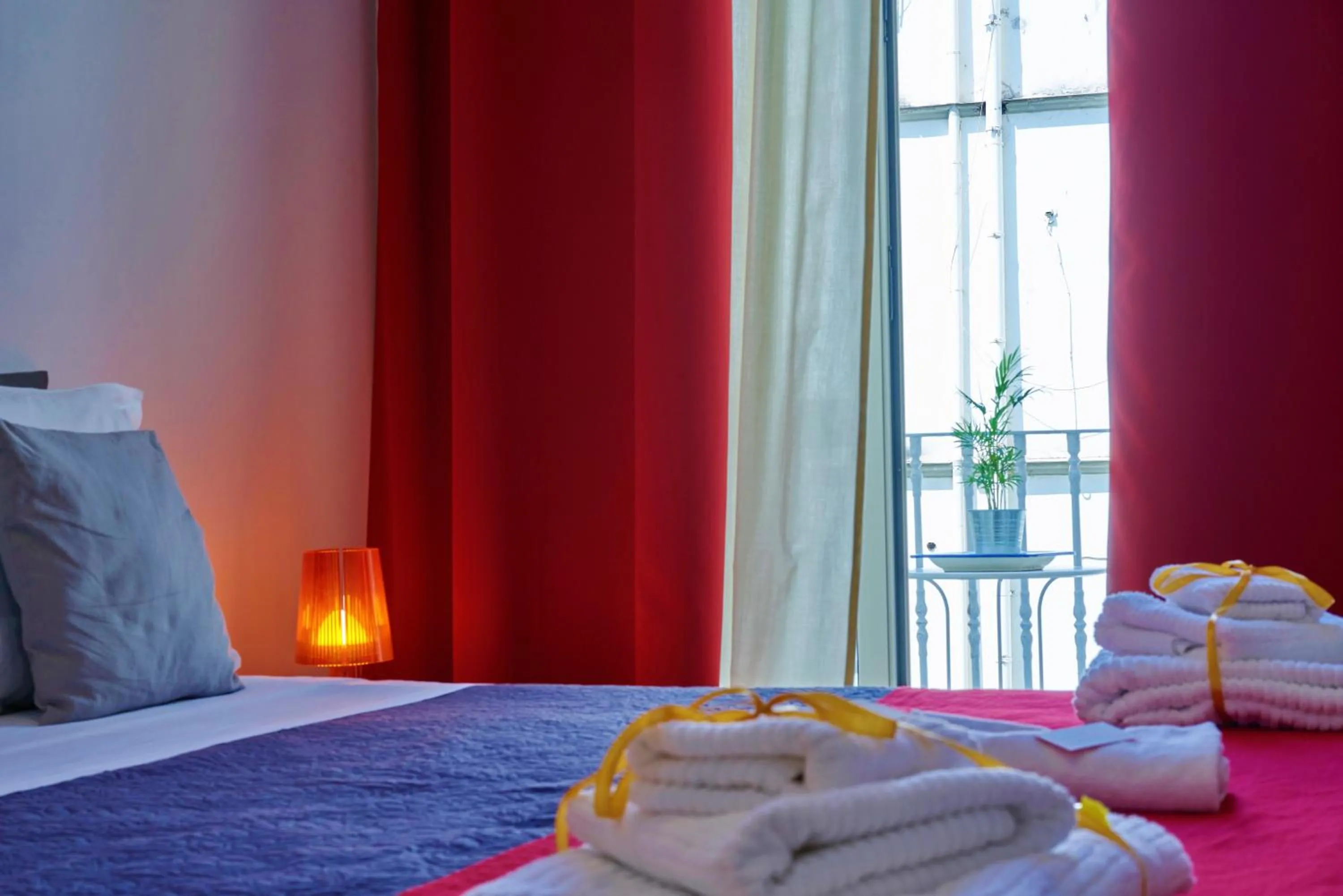 Photo of the whole room, Bed in Daily Napoli - Lungomare