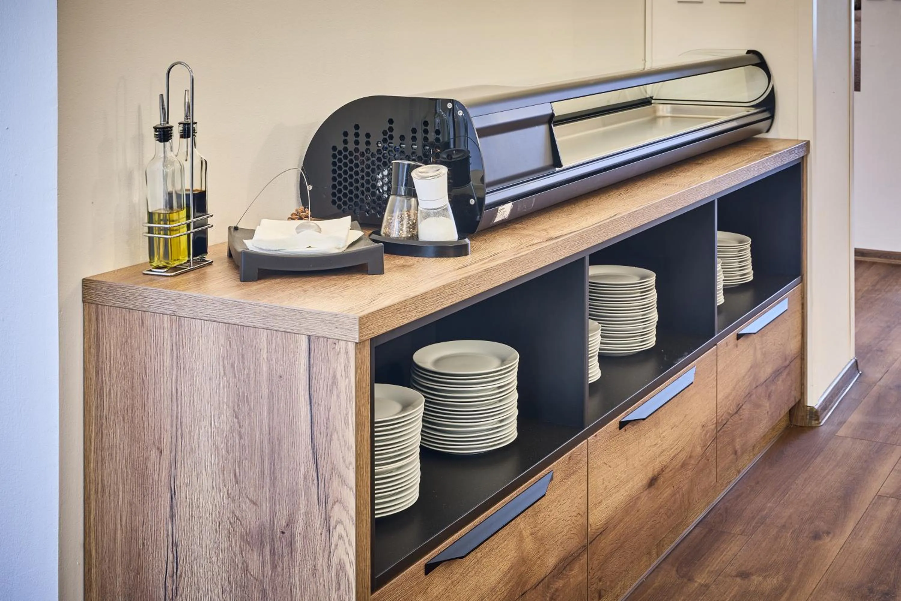 Restaurant/places to eat in Hotel Terra