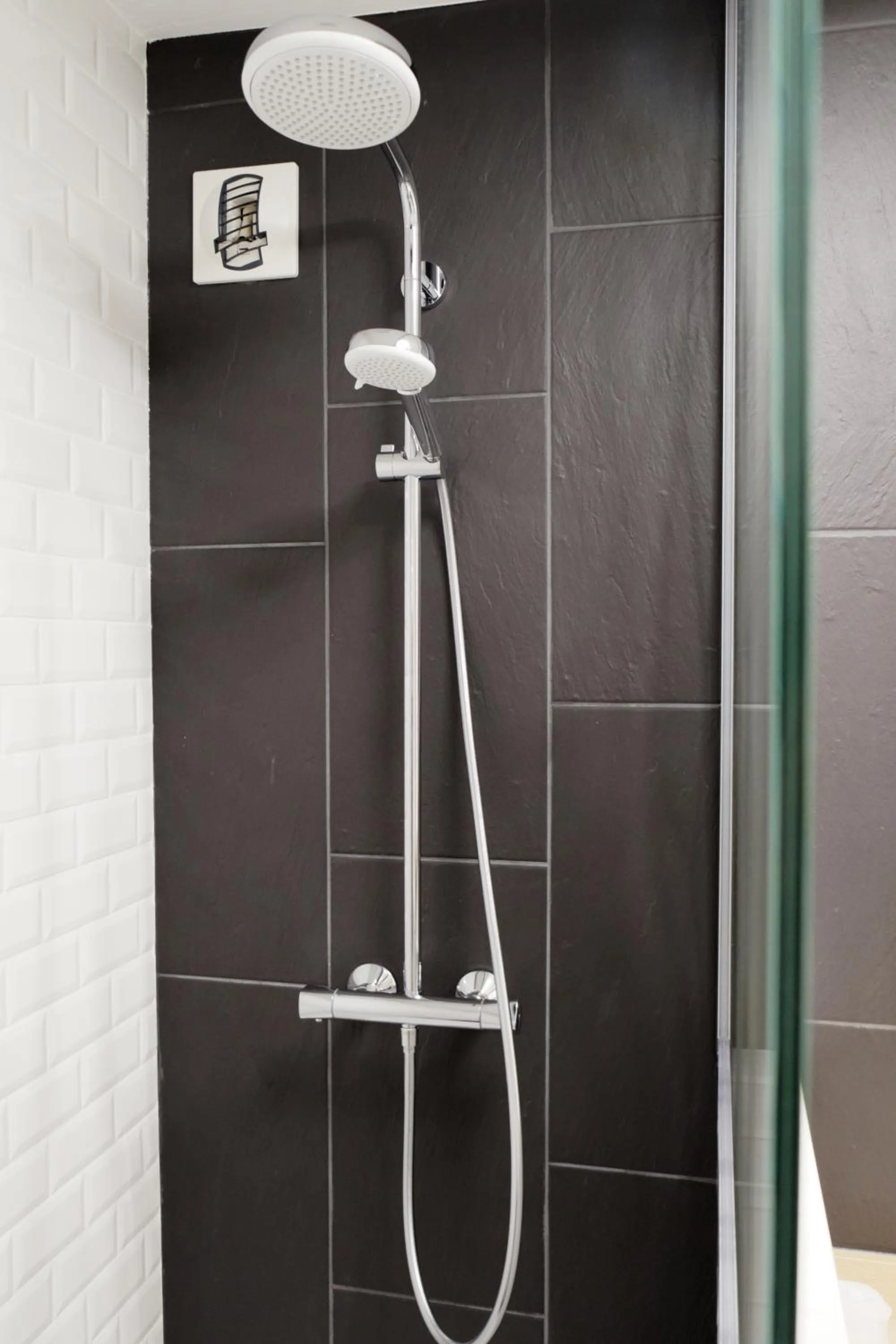 Shower in Hôtel Bastide