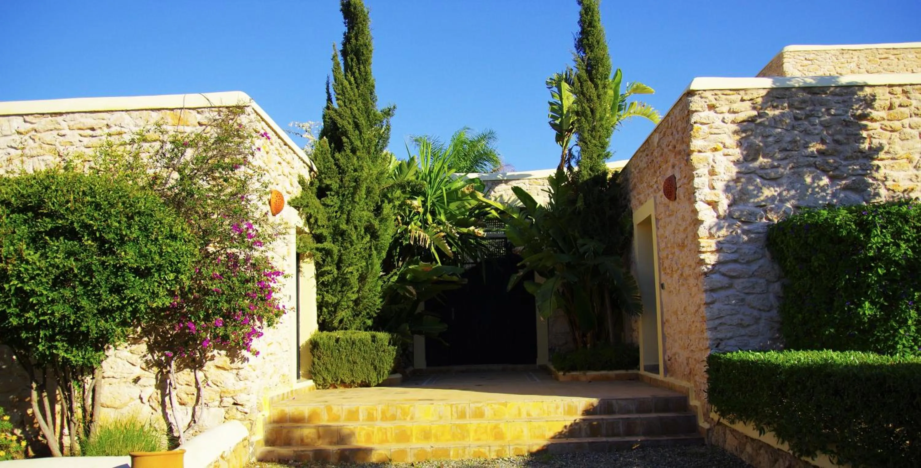Facade/entrance in Essaouira Lodge