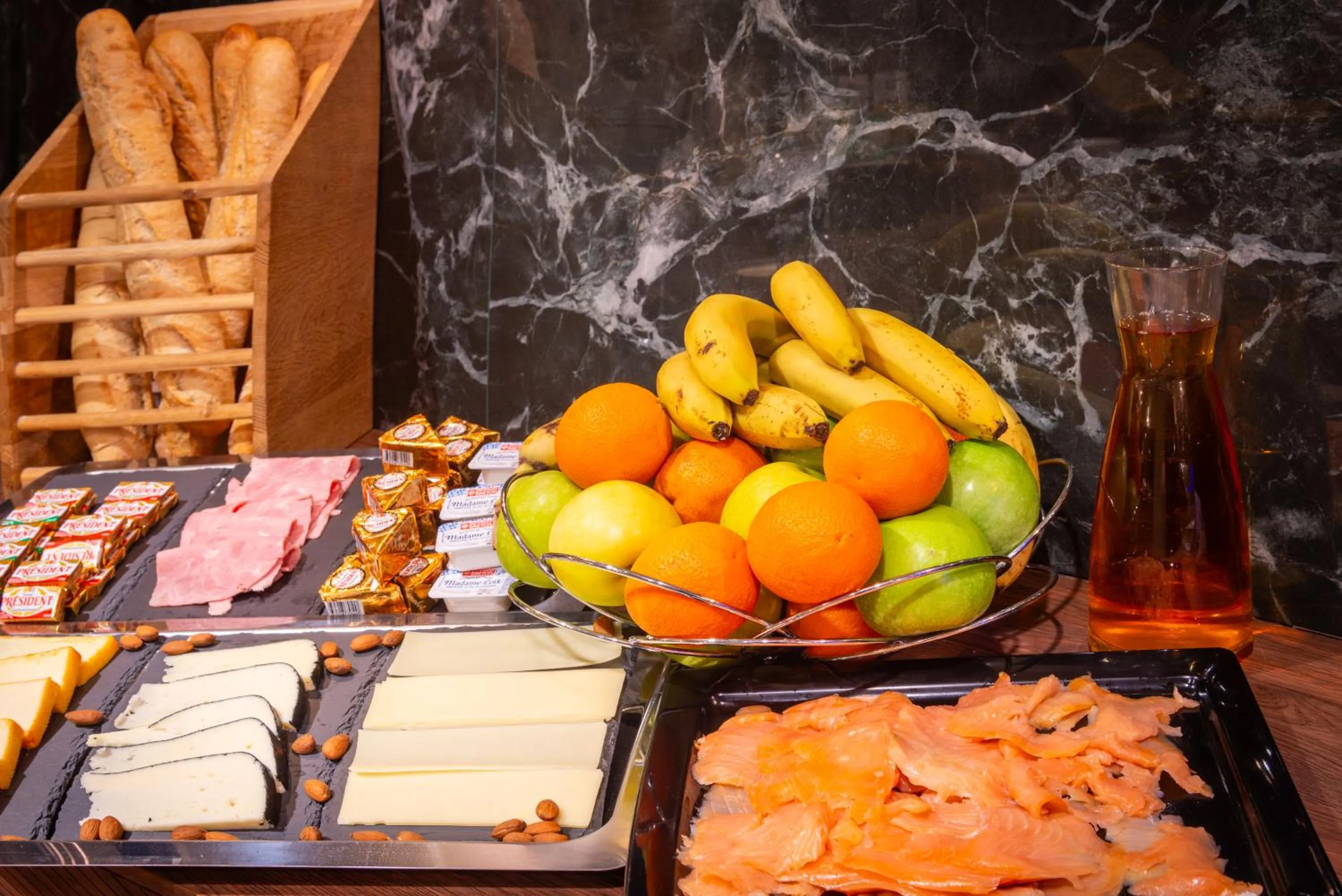 Breakfast in Hôtel Aston Paris