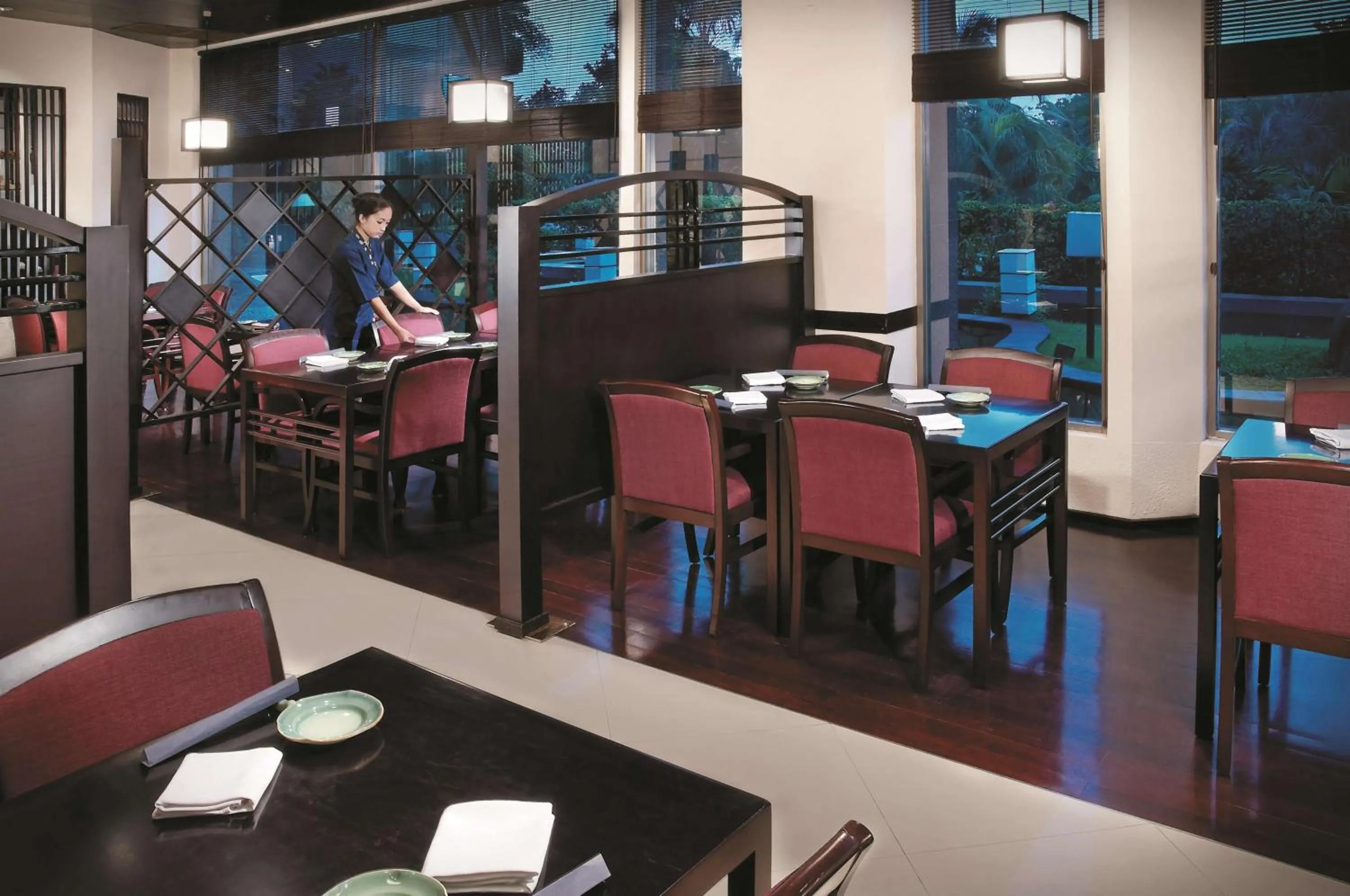 Restaurant/places to eat in Shangri-la Surabaya