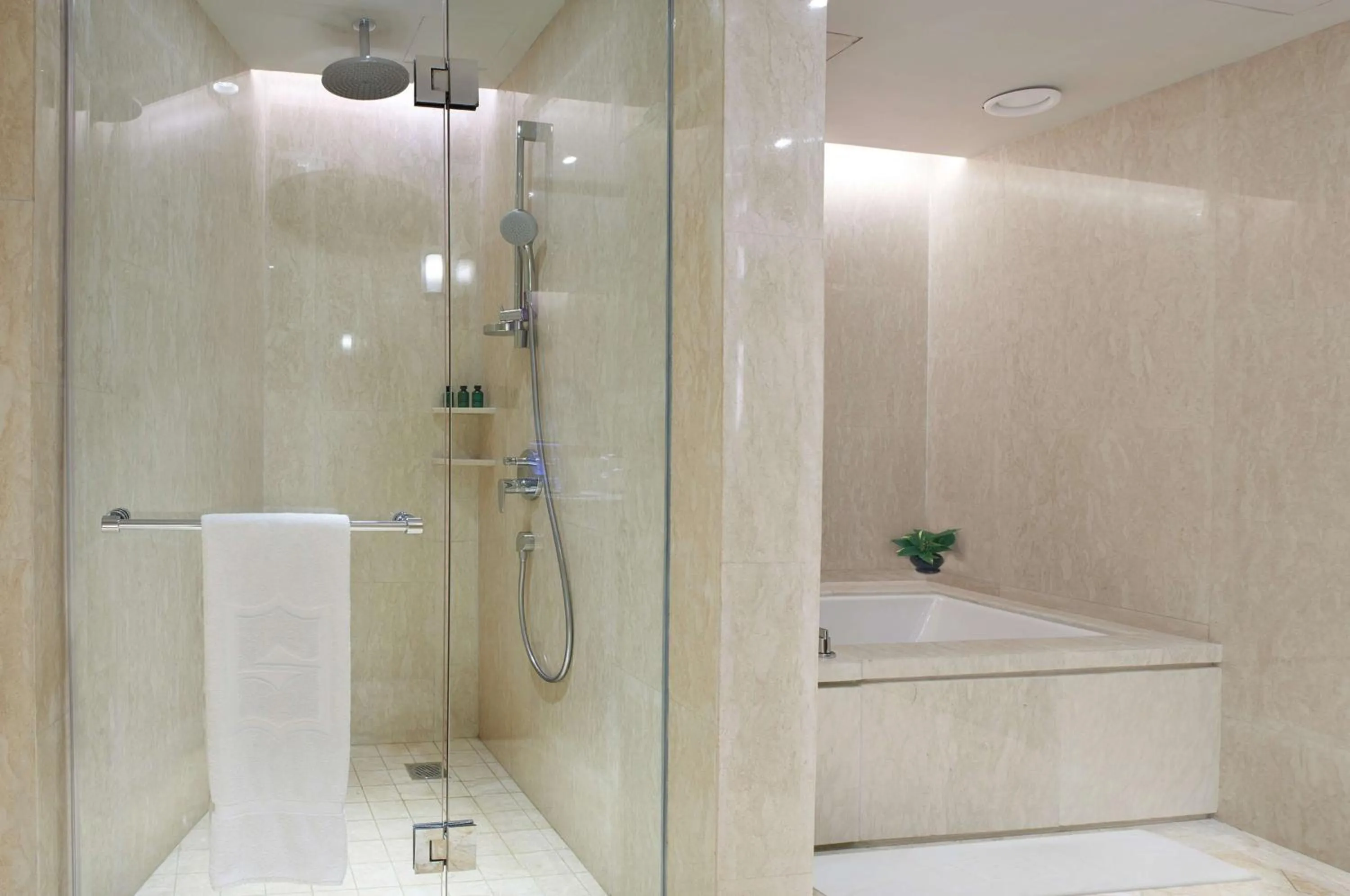 Photo of the whole room in Shangri-la Surabaya