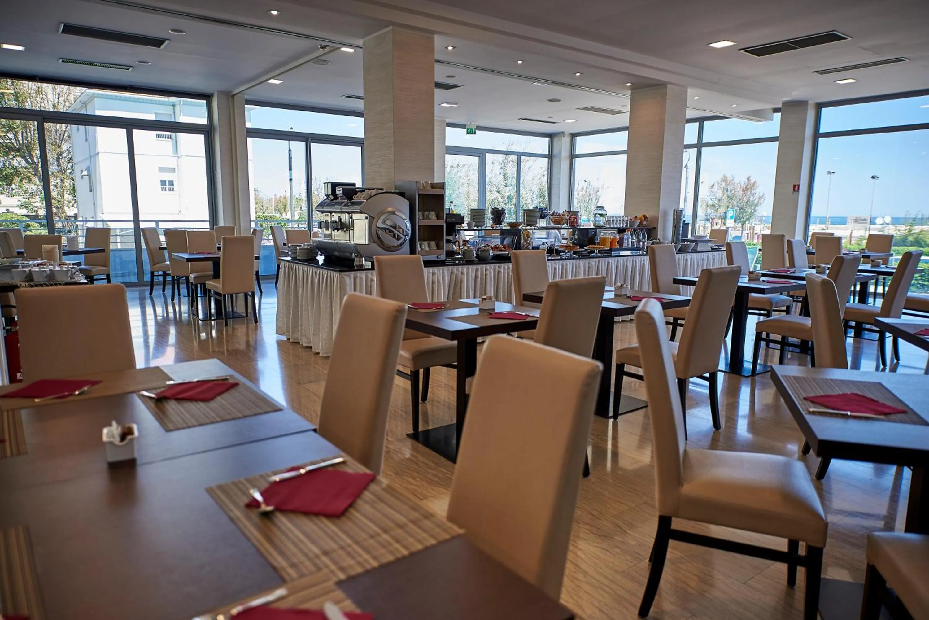 Restaurant/places to eat in Alisei Palace Hotel