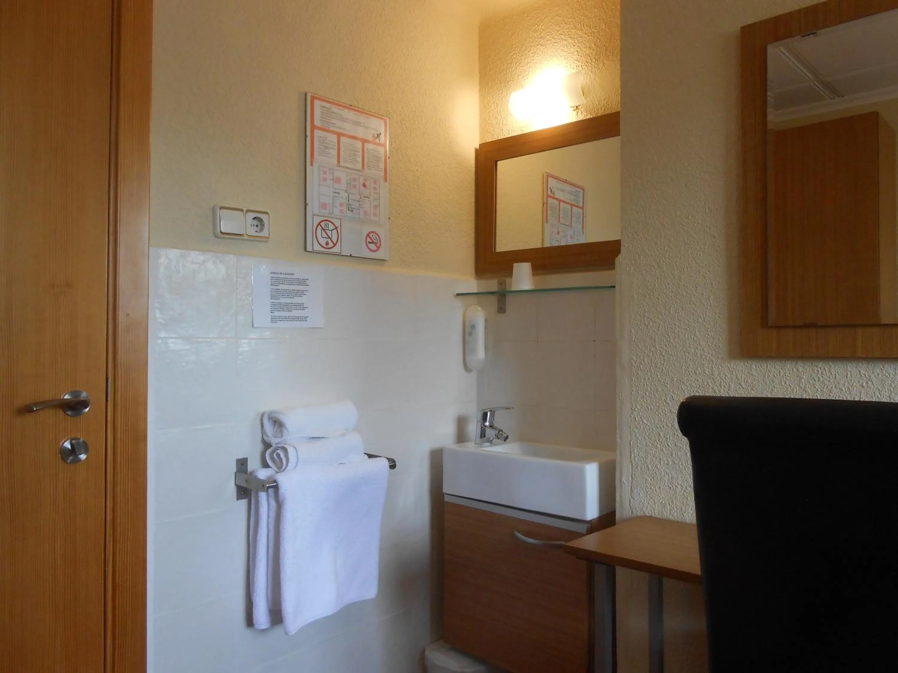 Photo of the whole room in Hostal El Callejón