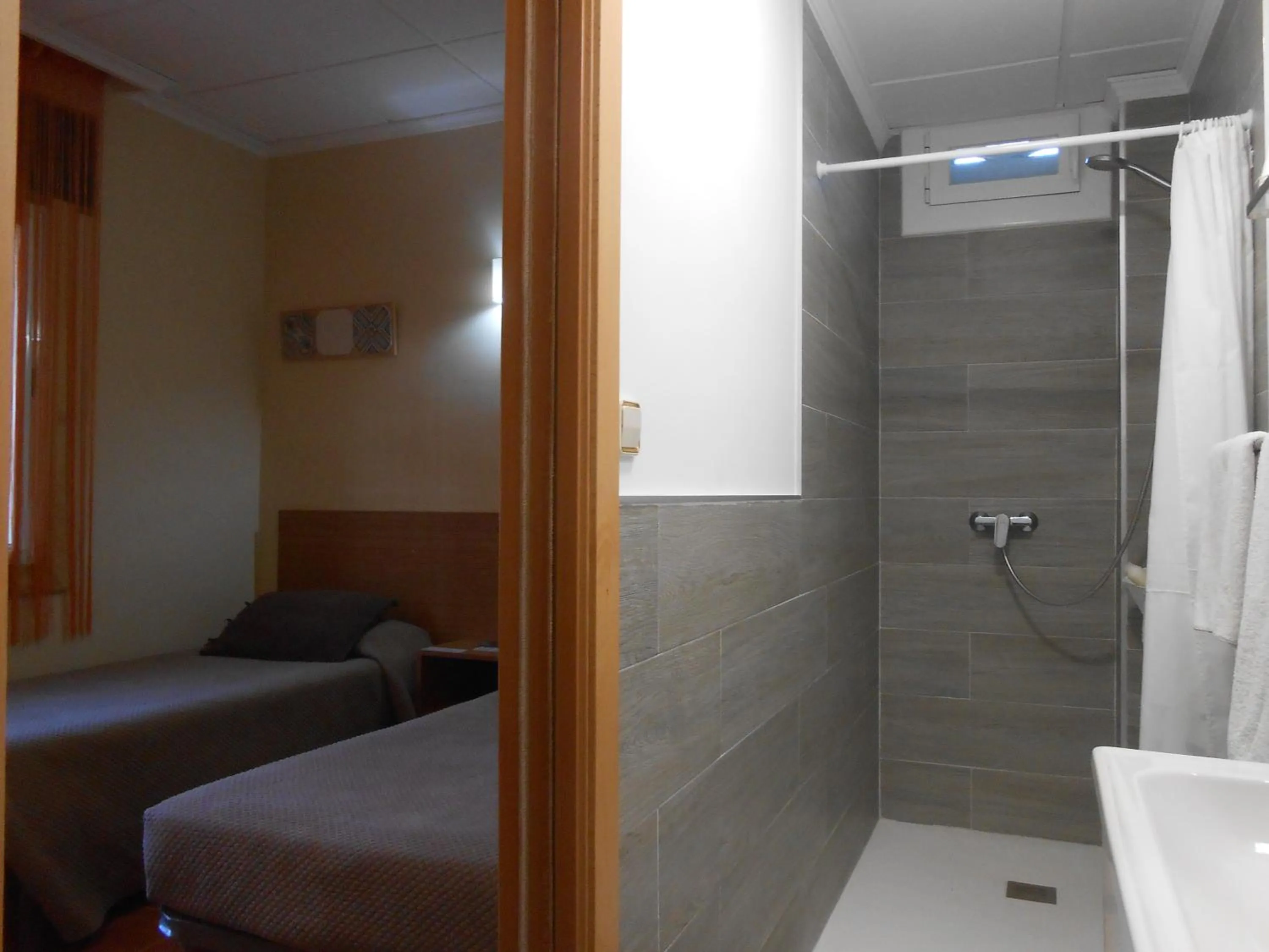 Shower in Hostal El Callejón