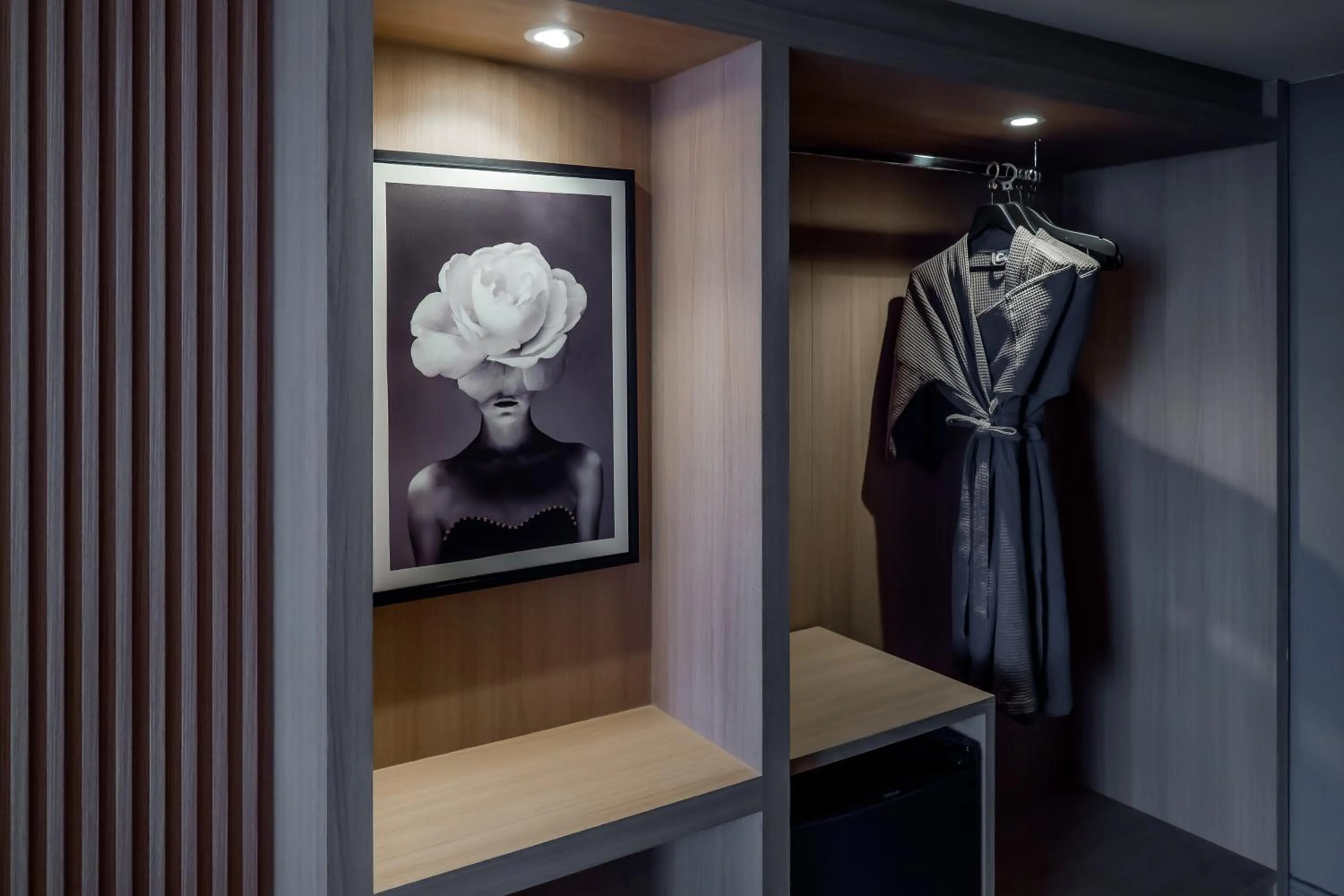 wardrobe in Cross Vibe Bangkok Srinakarin