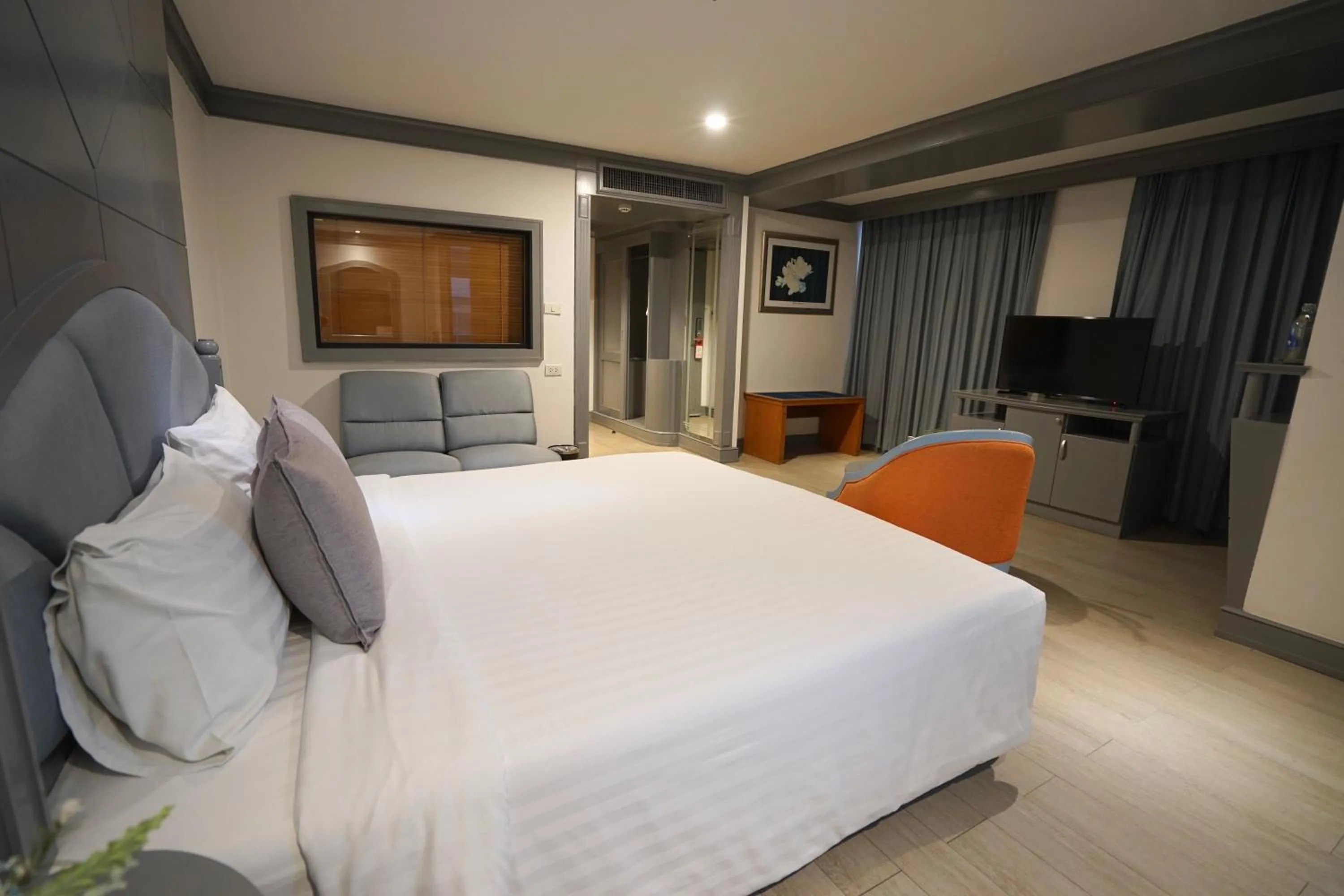 Bedroom, Bed in King Park Avenue Hotel Bangkok