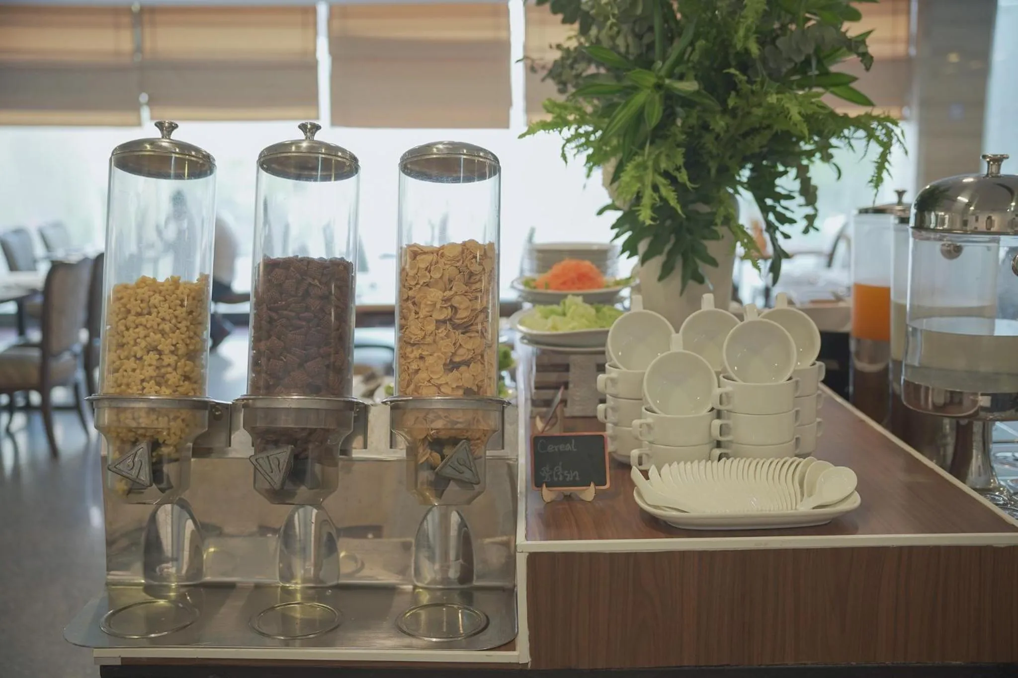 Restaurant/places to eat in Cross Vibe Bangkok Srinakarin