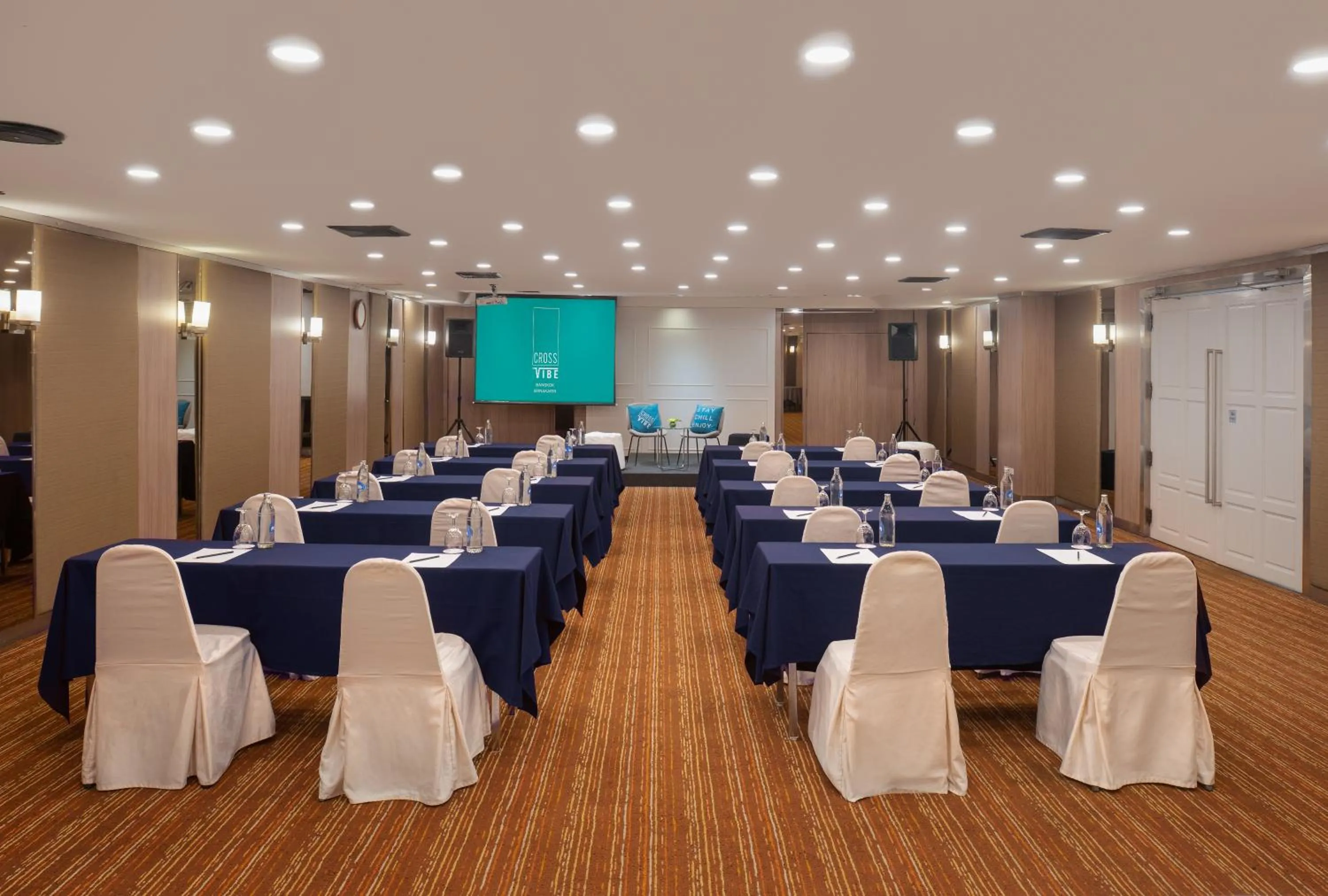 Meeting/conference room in Cross Vibe Bangkok Srinakarin