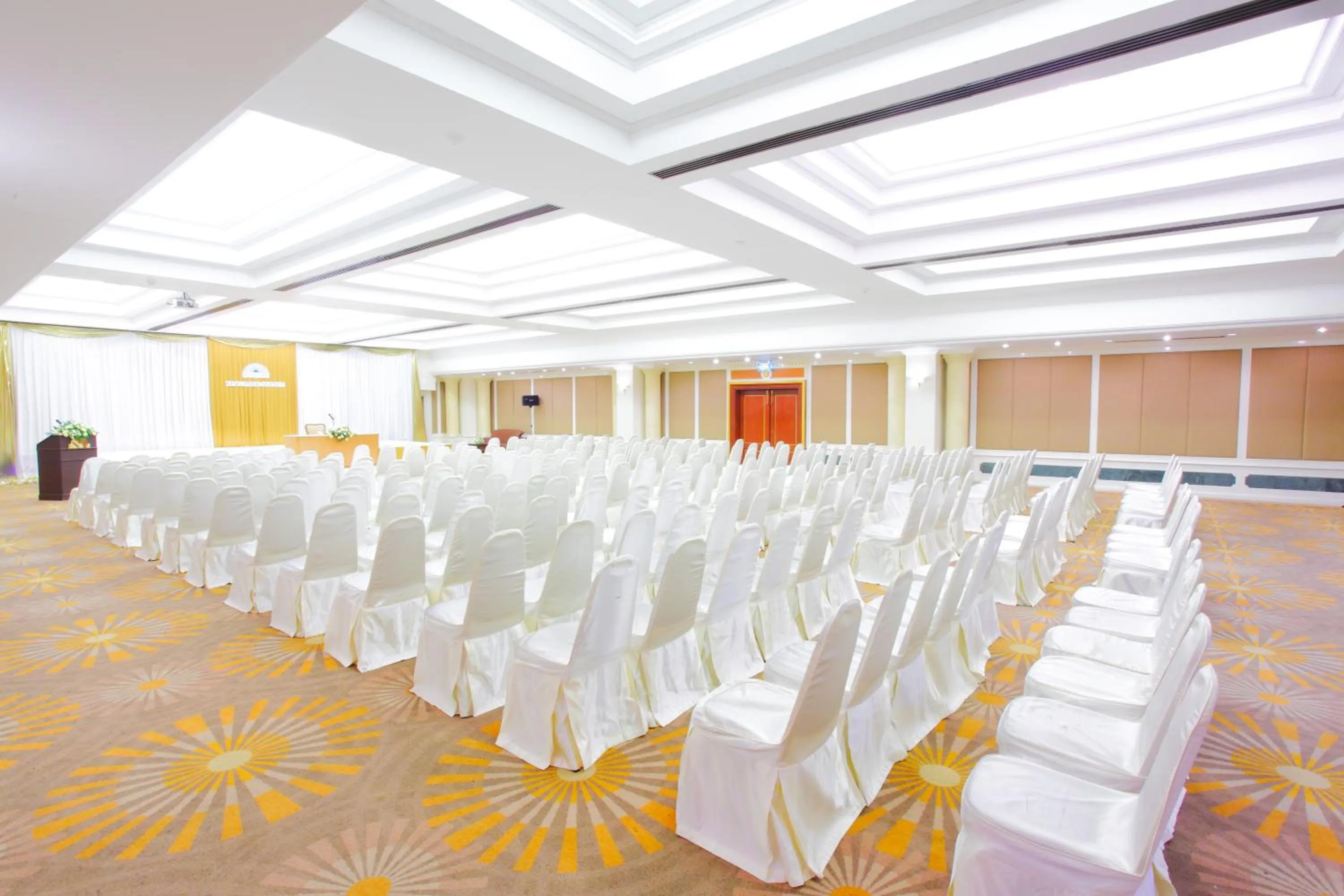 Meeting/conference room in King Park Avenue Hotel Bangkok