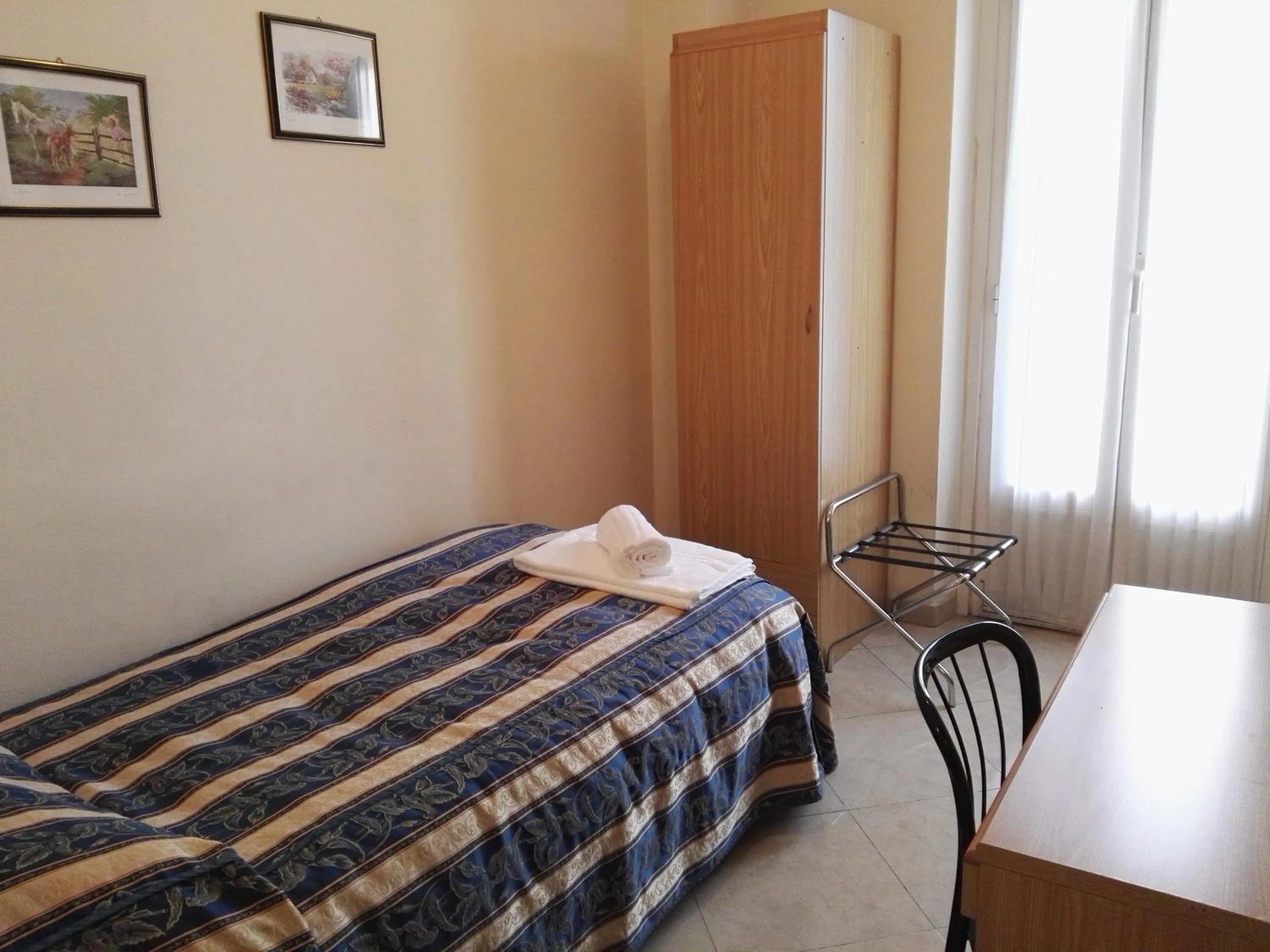 Photo of the whole room in Hotel Loreto