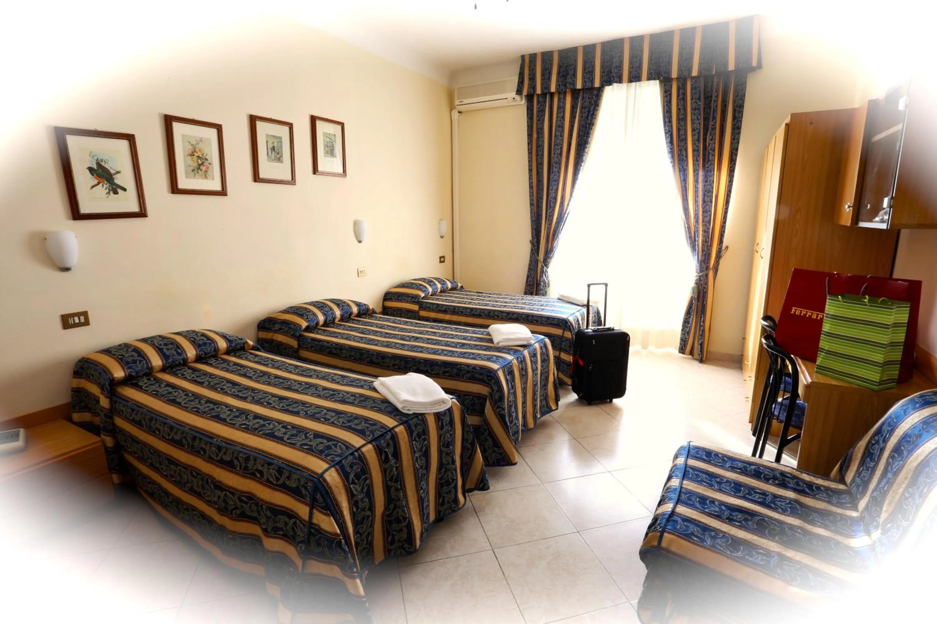 Photo of the whole room in Hotel Loreto