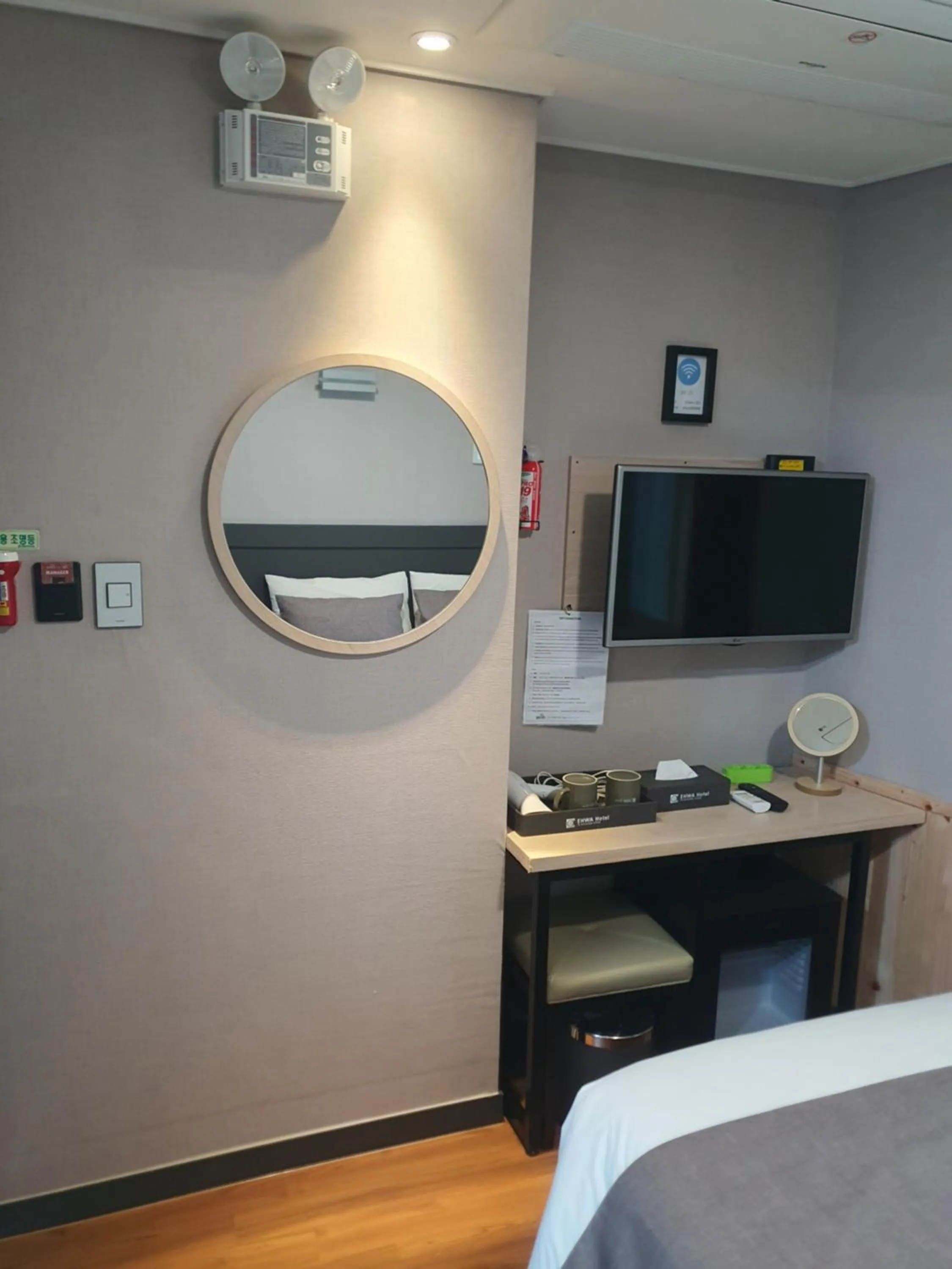 Bedroom, Bed in Ehwa In Myeongdong