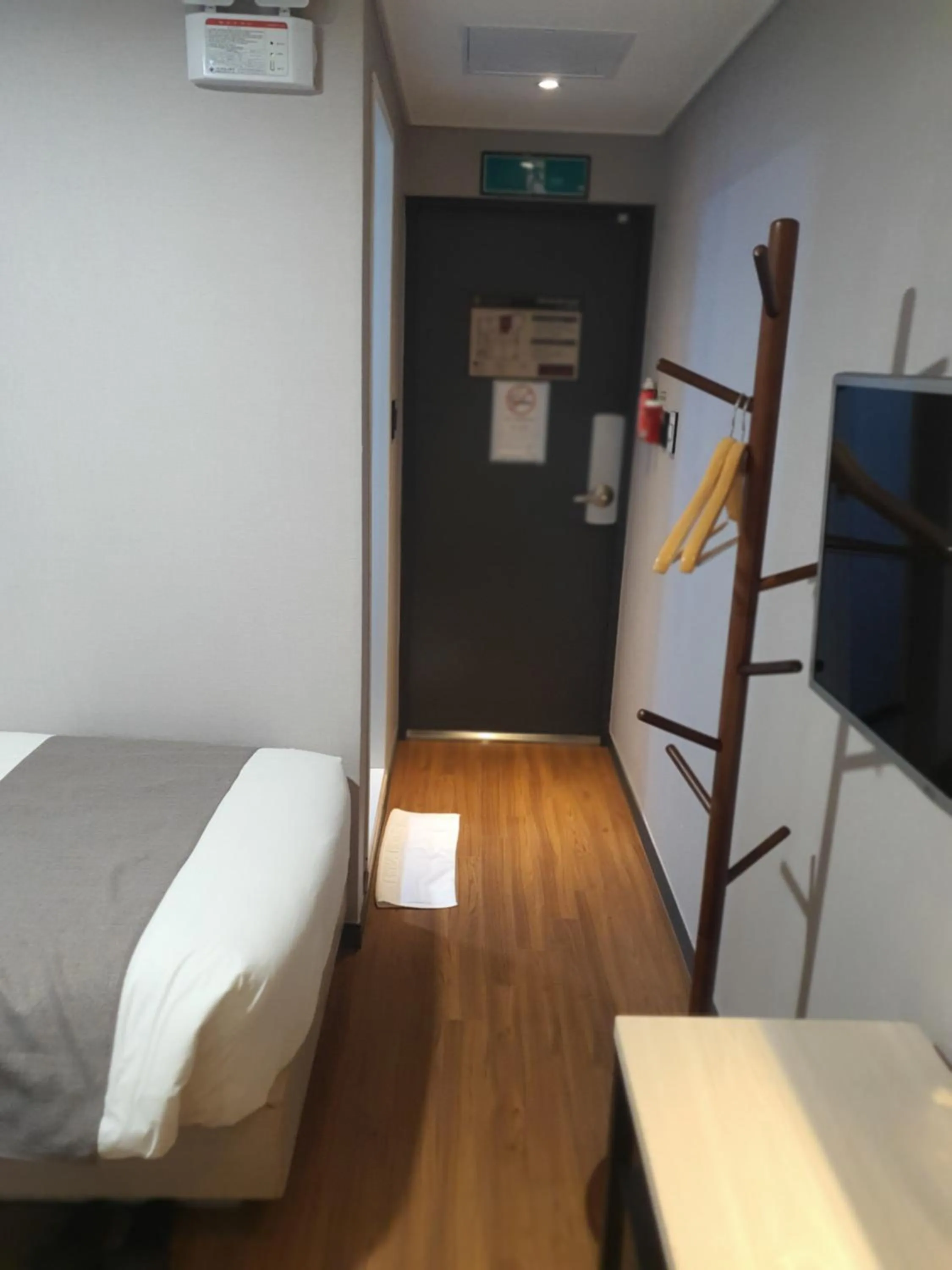 Bedroom, Bed in Ehwa In Myeongdong