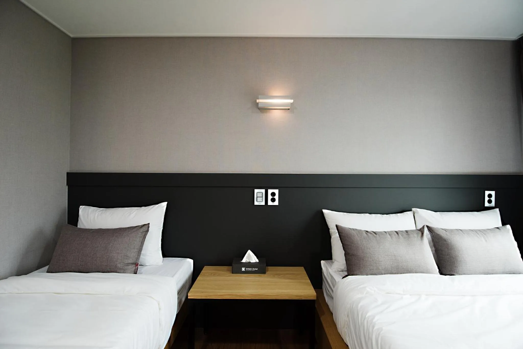 Bedroom, Bed in Ehwa In Myeongdong