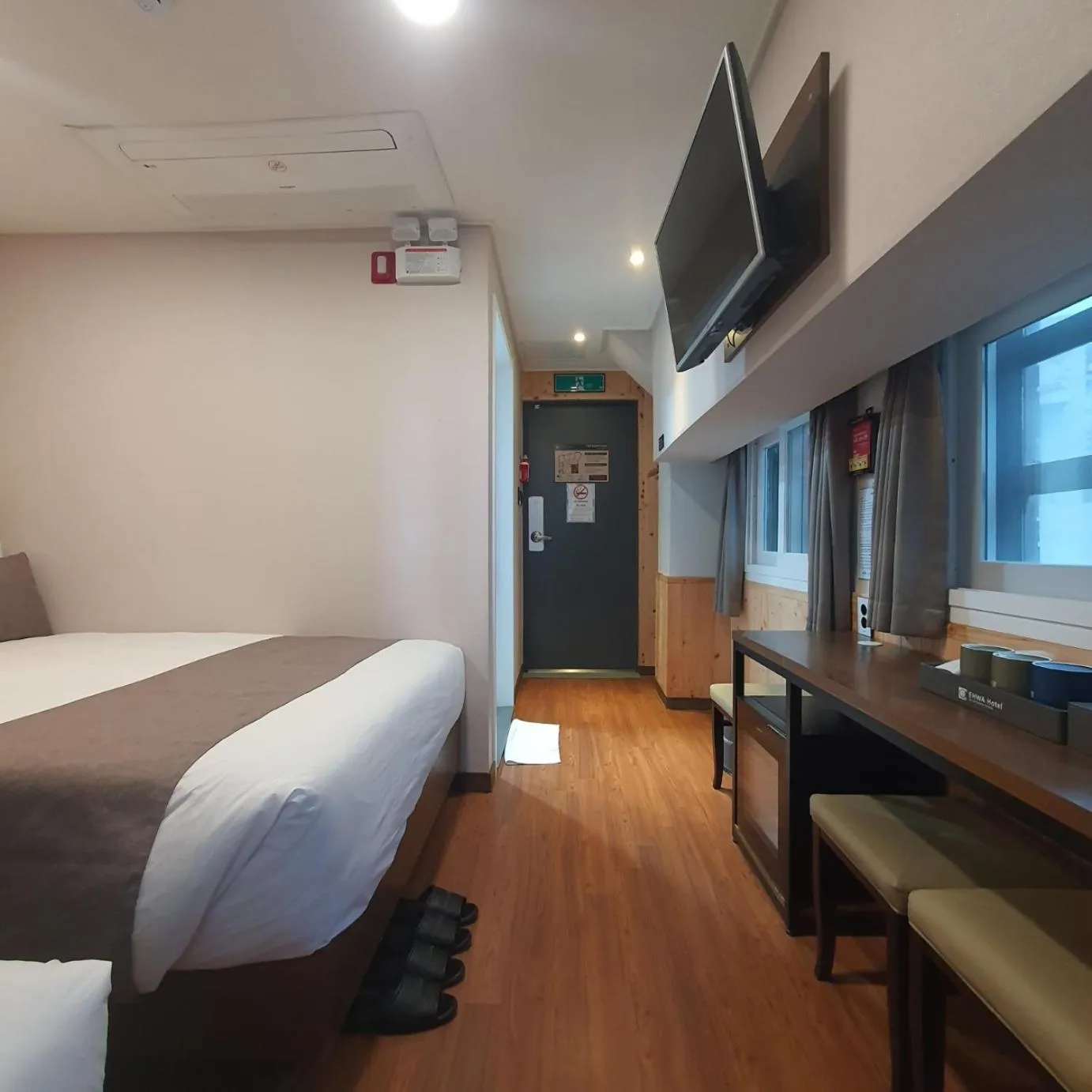 Bedroom, Bed in Ehwa In Myeongdong