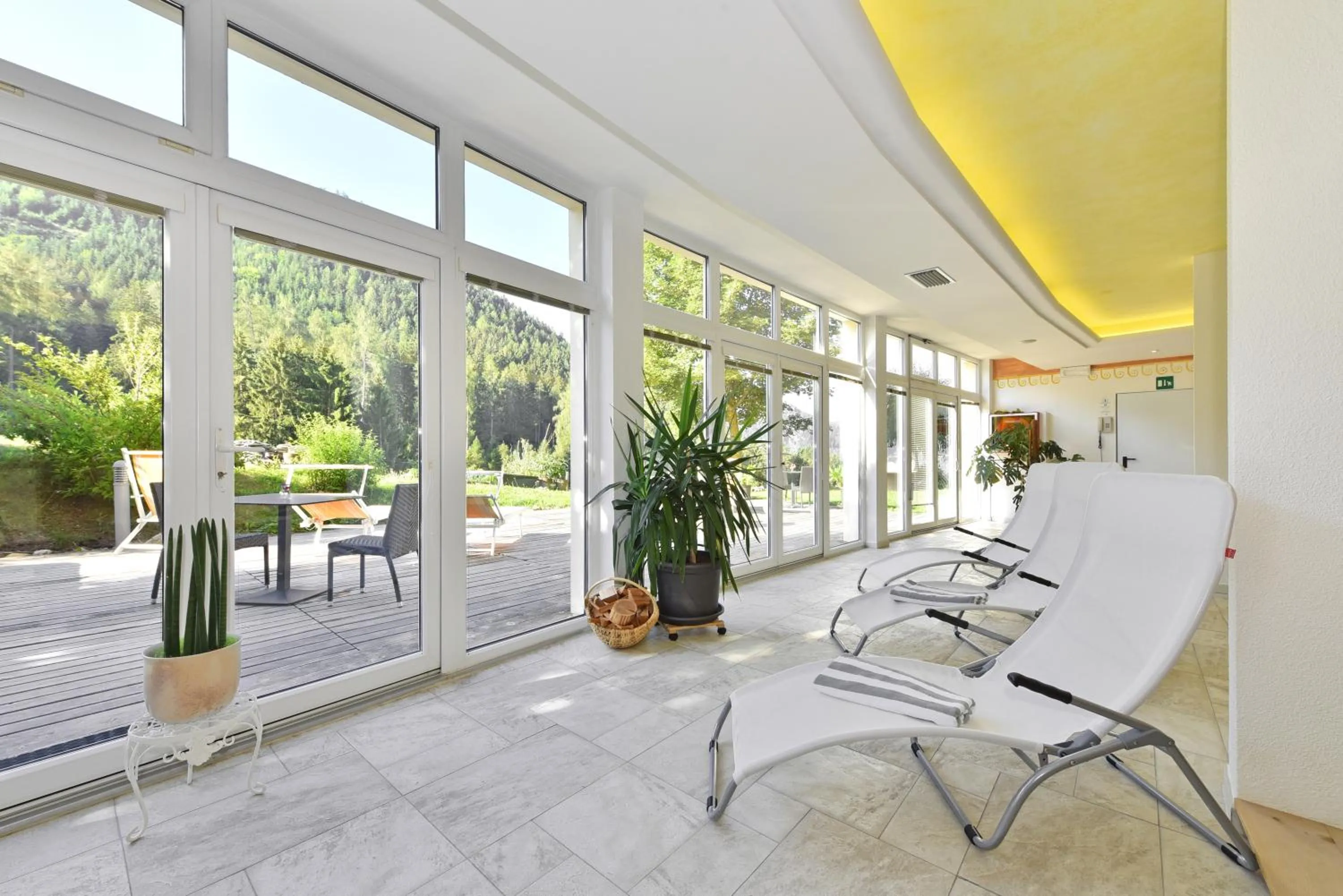 Garden view in Hotel Ludwigshof & Luvina